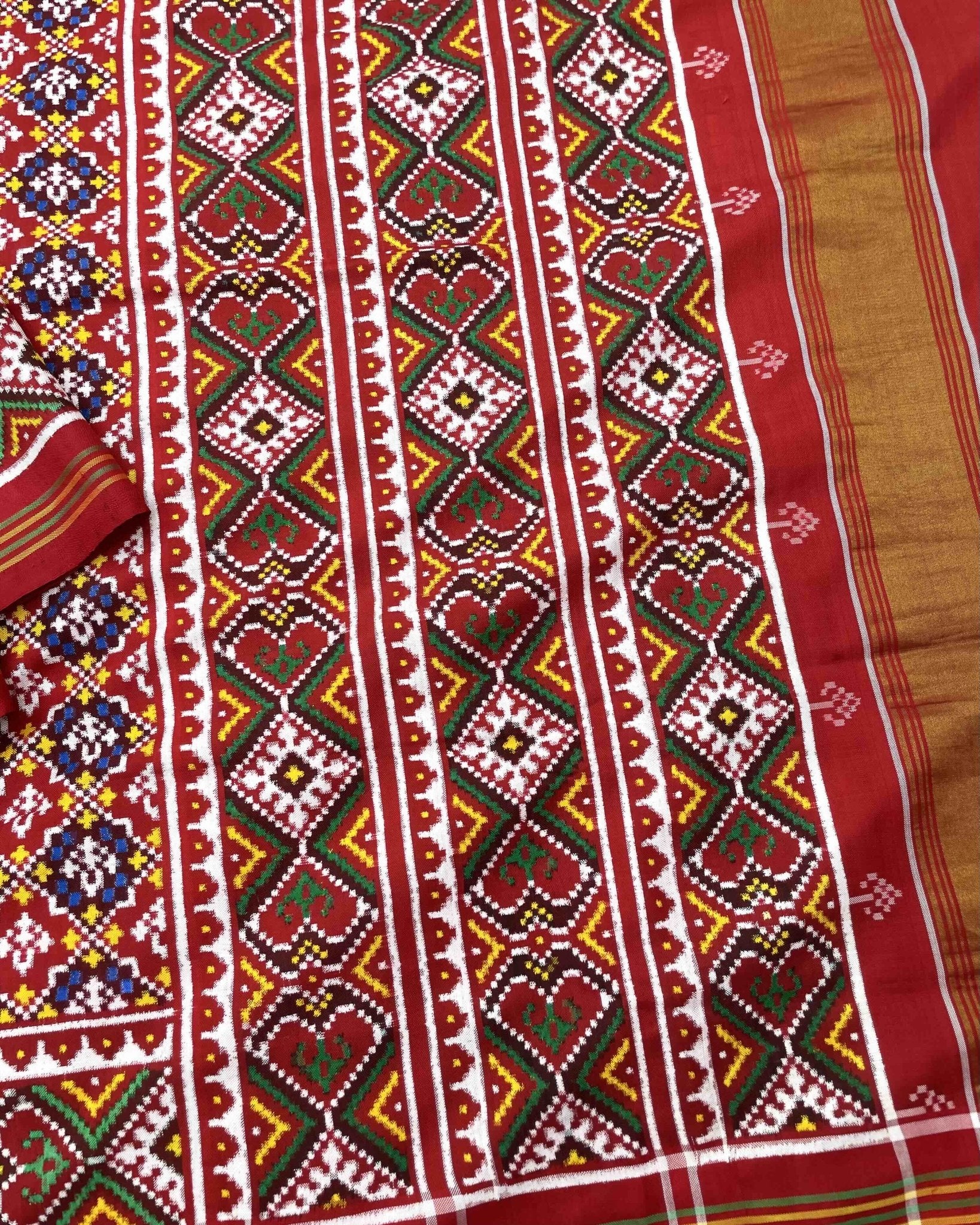 Red & Blue Buttonful Patola Saree - SindhoiPatolaArt