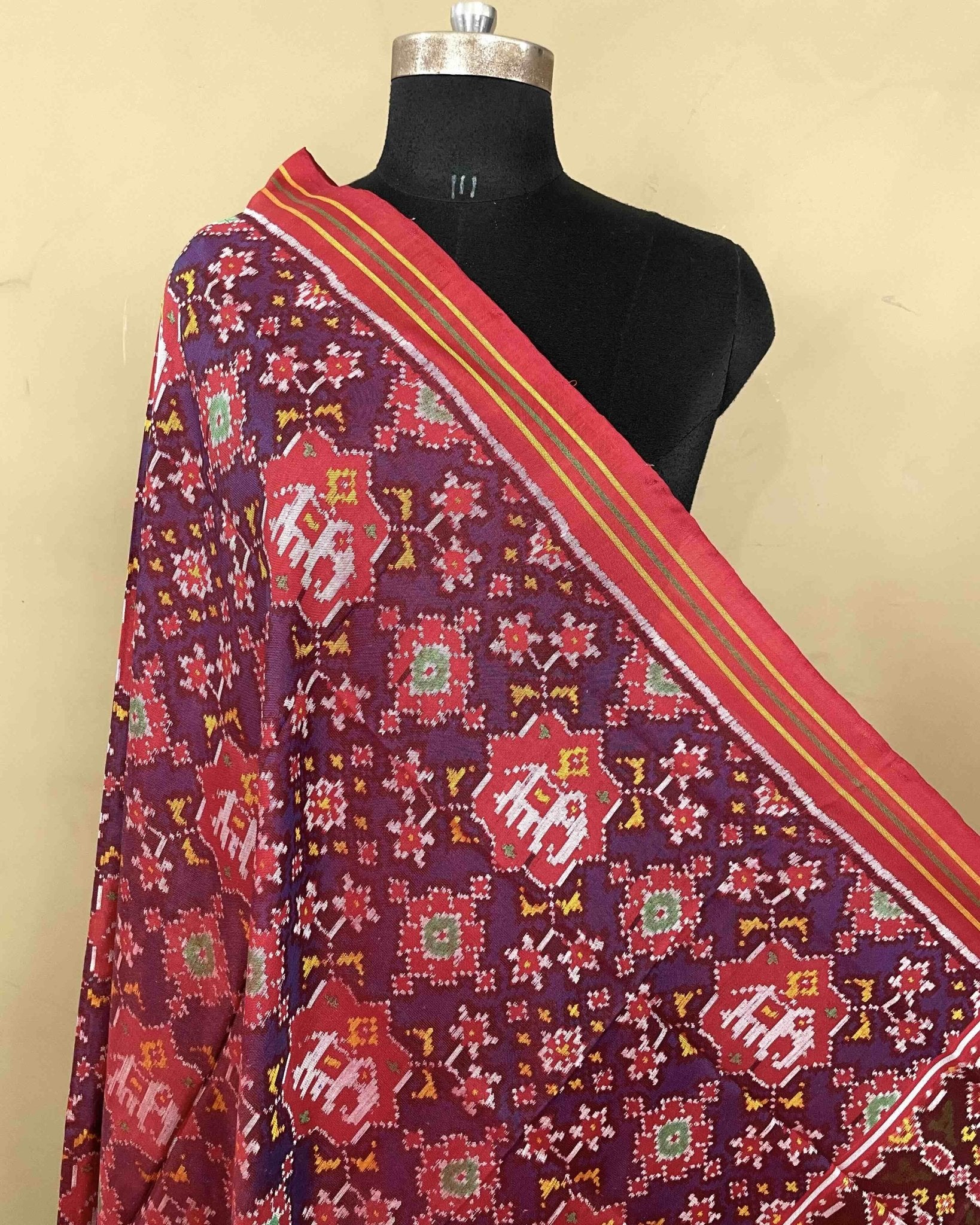 Red & Blue Elephant Navratan Patola Dupatta - SindhoiPatolaArt