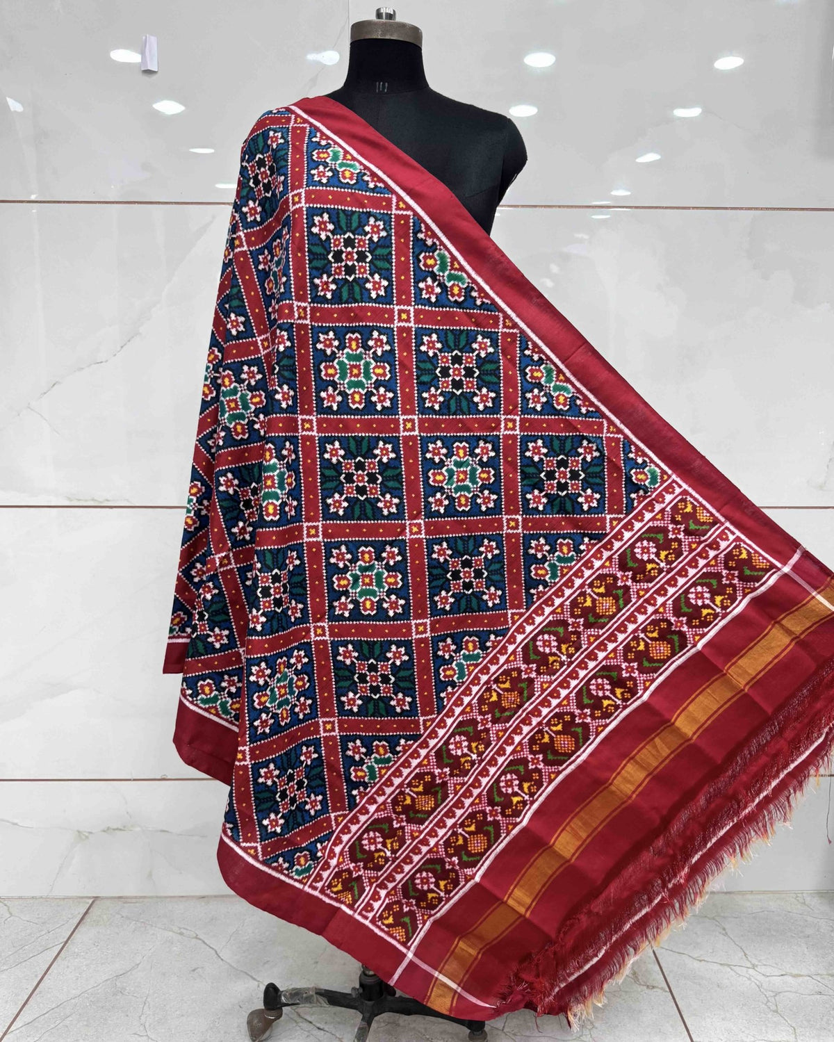 Red & blue Fancy Flower Designer Patola Dupatta - SindhoiPatolaArt
