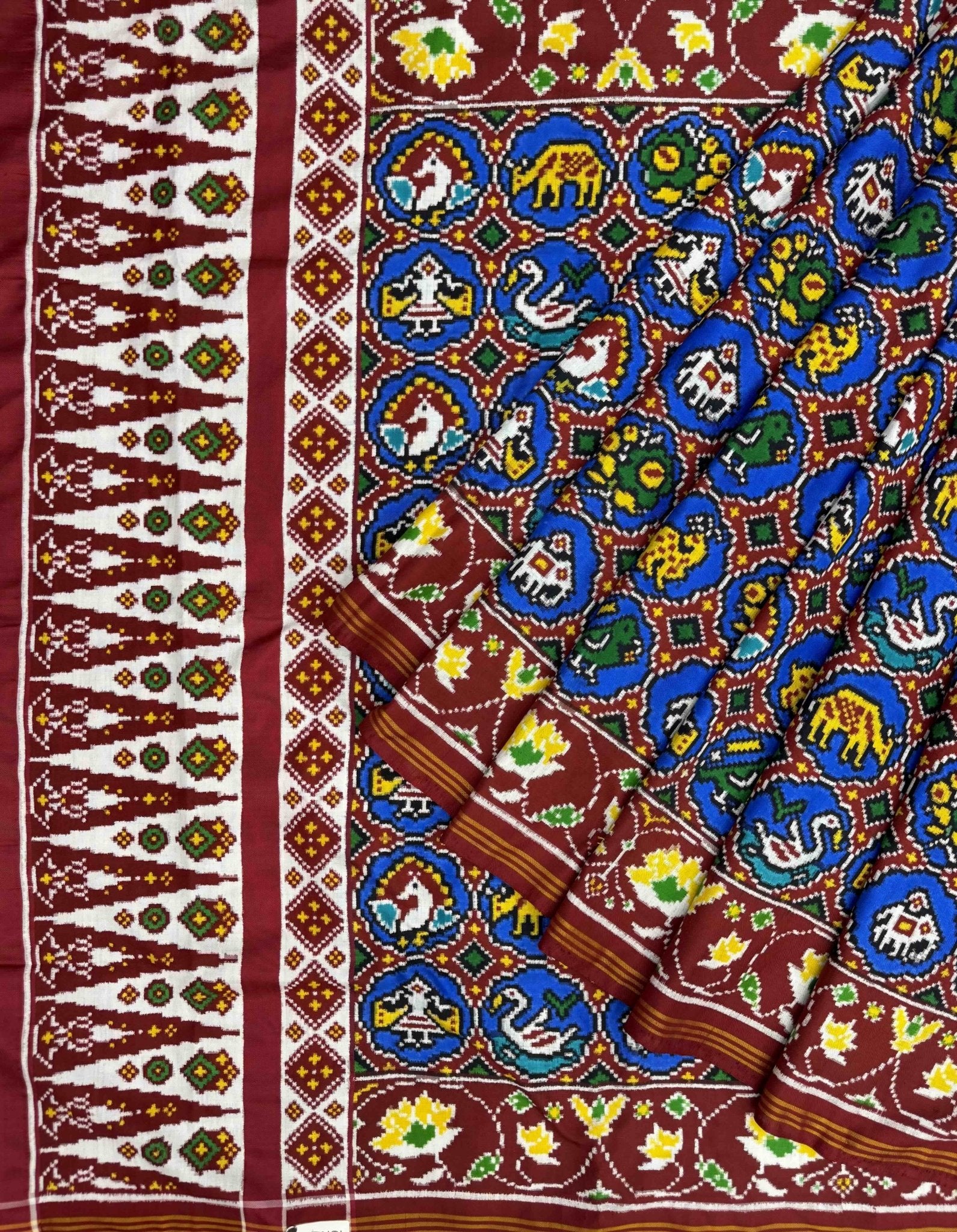Red & Blue figures in circles Patan Patola Saree - SindhoiPatolaArt