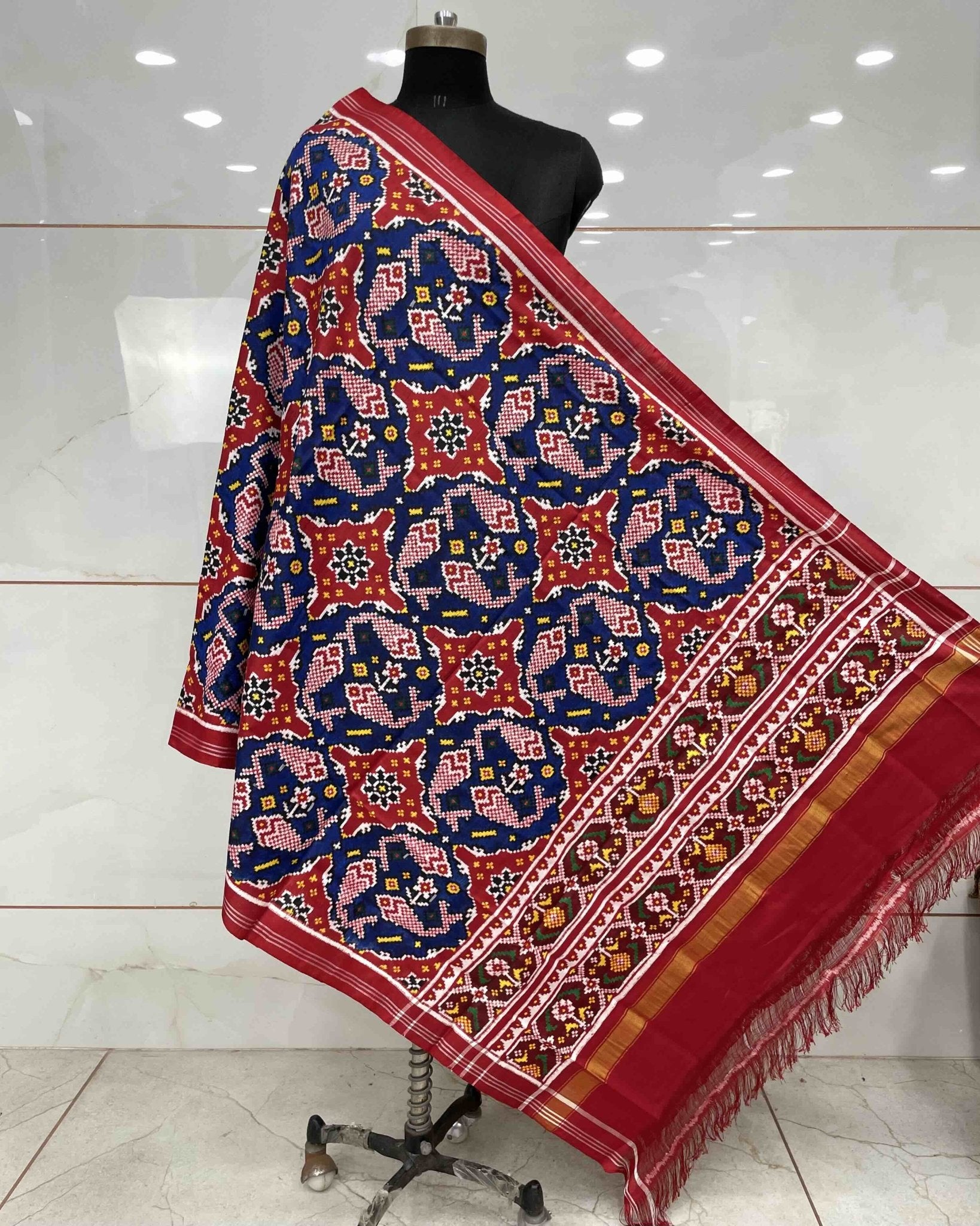 Red & Blue Fish Chhabdi Design Patola Dupatta - SindhoiPatolaArt