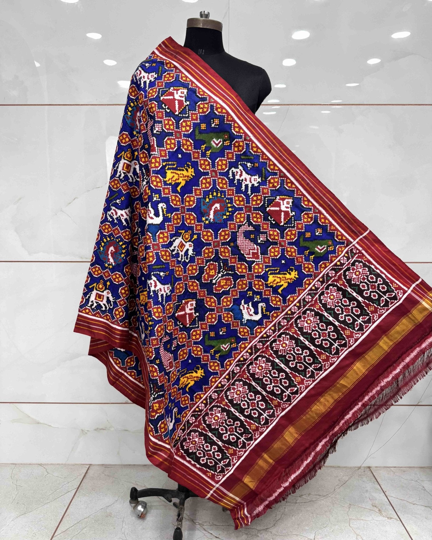 Red & Blue Narikunj Patola Dupatta - SindhoiPatolaArt
