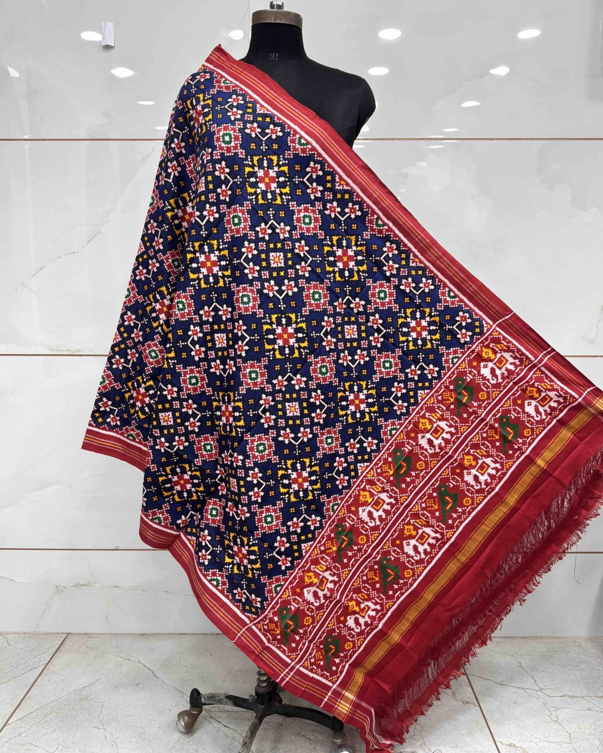 Red & Blue Navratan Patola Dupatta - SindhoiPatolaArt