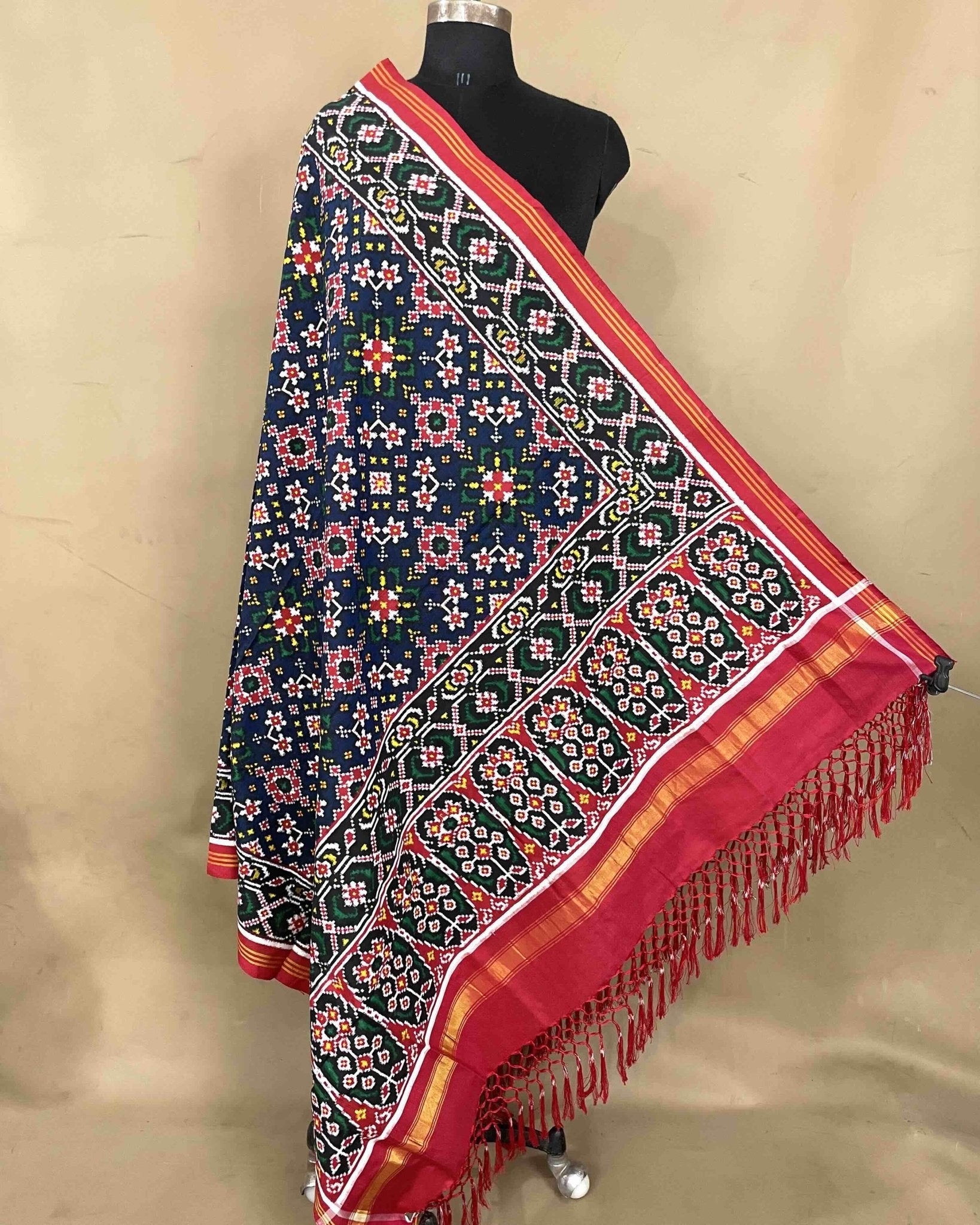 Red & Blue Navratan Patola Dupatta - SindhoiPatolaArt
