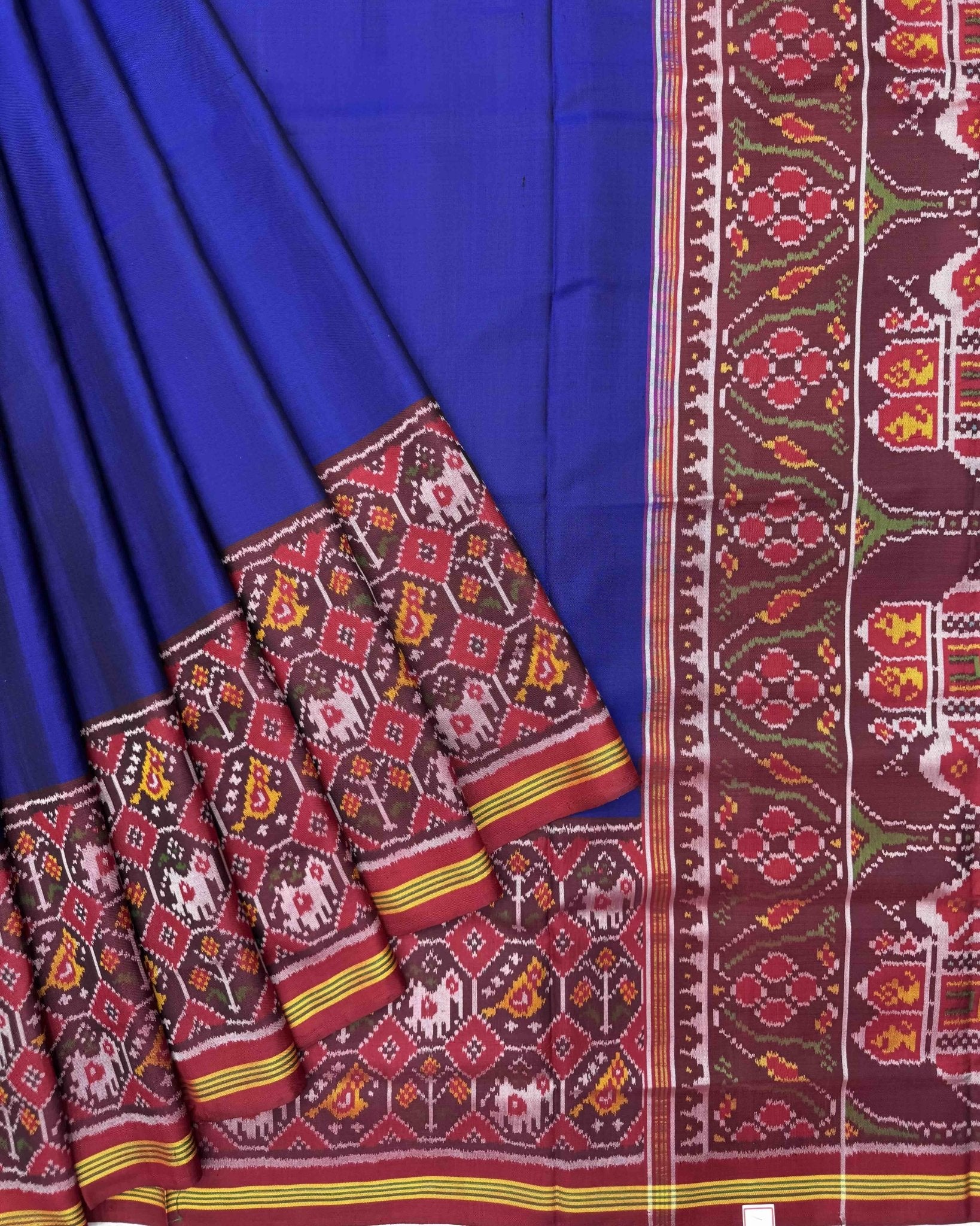 Red & Blue Plain with Narikunj Scut Border Semi Double Ikat Patola Saree - SindhoiPatolaArt
