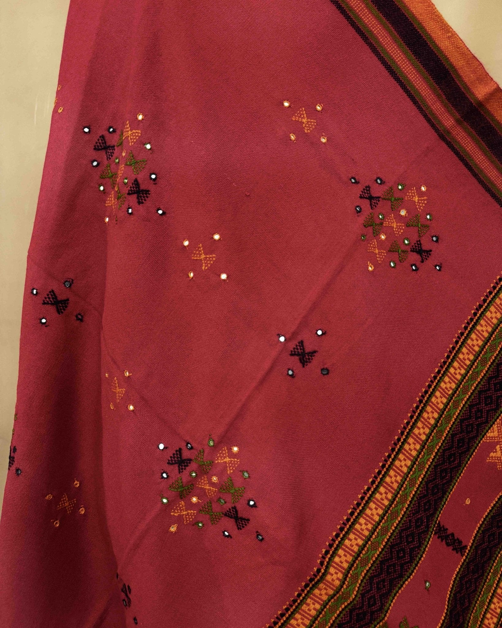 Red Butta Mirror Kutchi Woolen Shawl - SindhoiPatolaArt