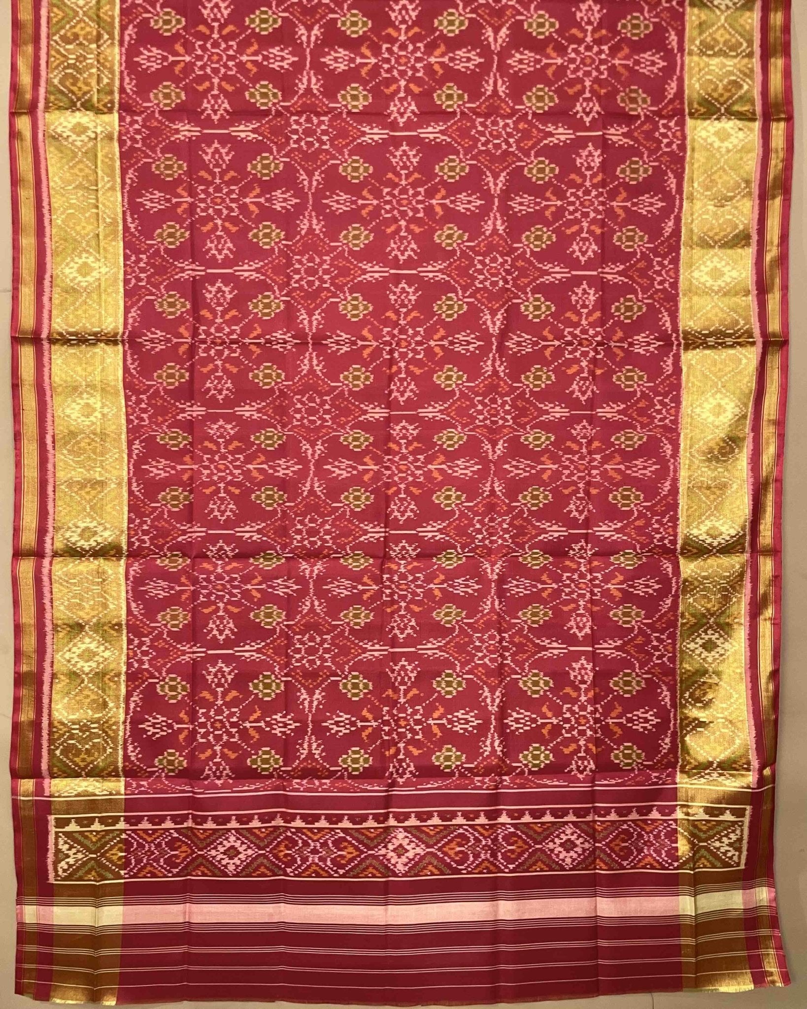 Red Chhabdi Patola Dupatta - SindhoiPatolaArt