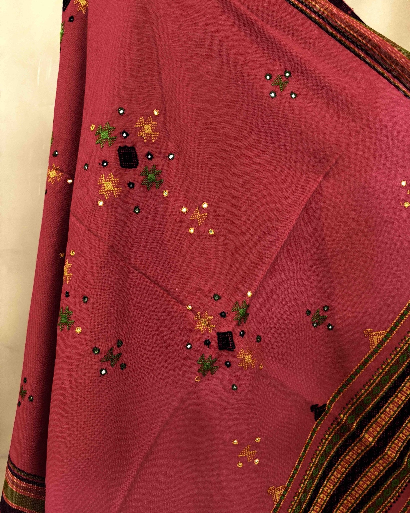 Red Chomukh Mirror Kutchi Woolen Shawl - SindhoiPatolaArt