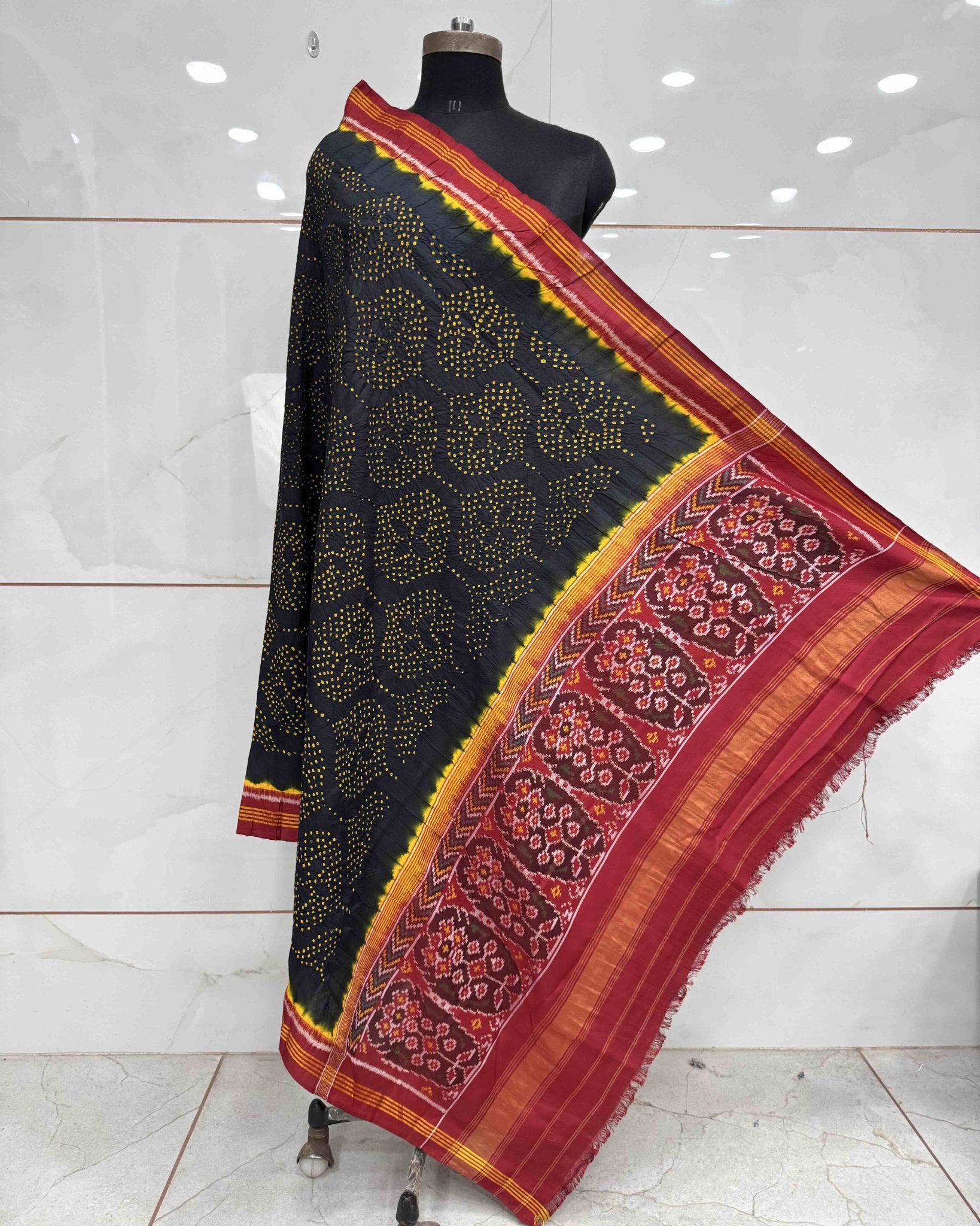 Red & Dark Grey Bandhani Patola Dupatta - SindhoiPatolaArt