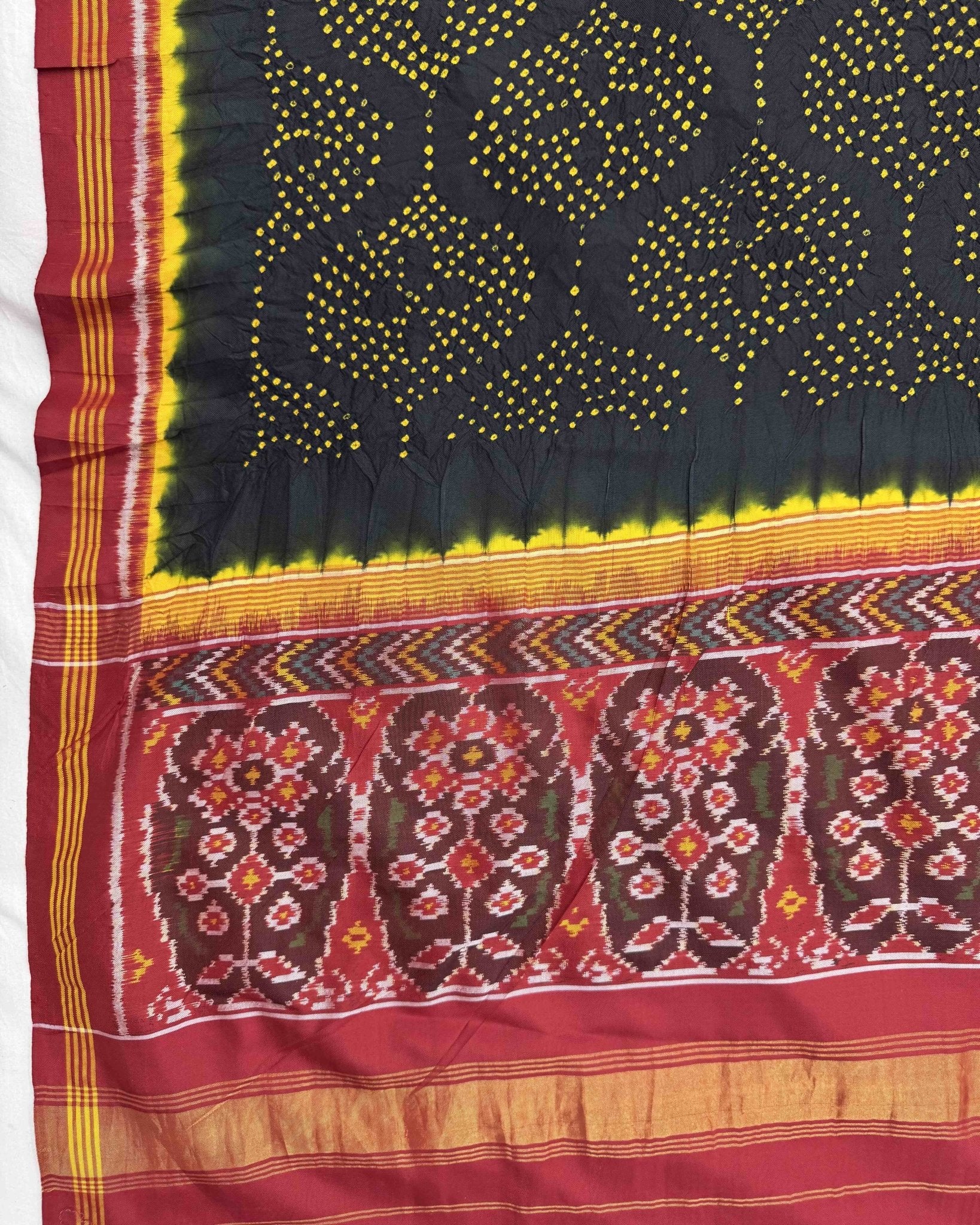 Red & Dark Grey Bandhani Patola Dupatta - SindhoiPatolaArt