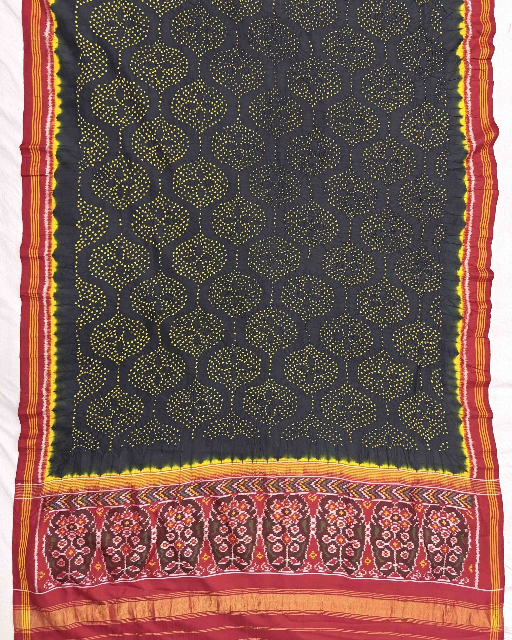 Red & Dark Grey Bandhani Patola Dupatta - SindhoiPatolaArt