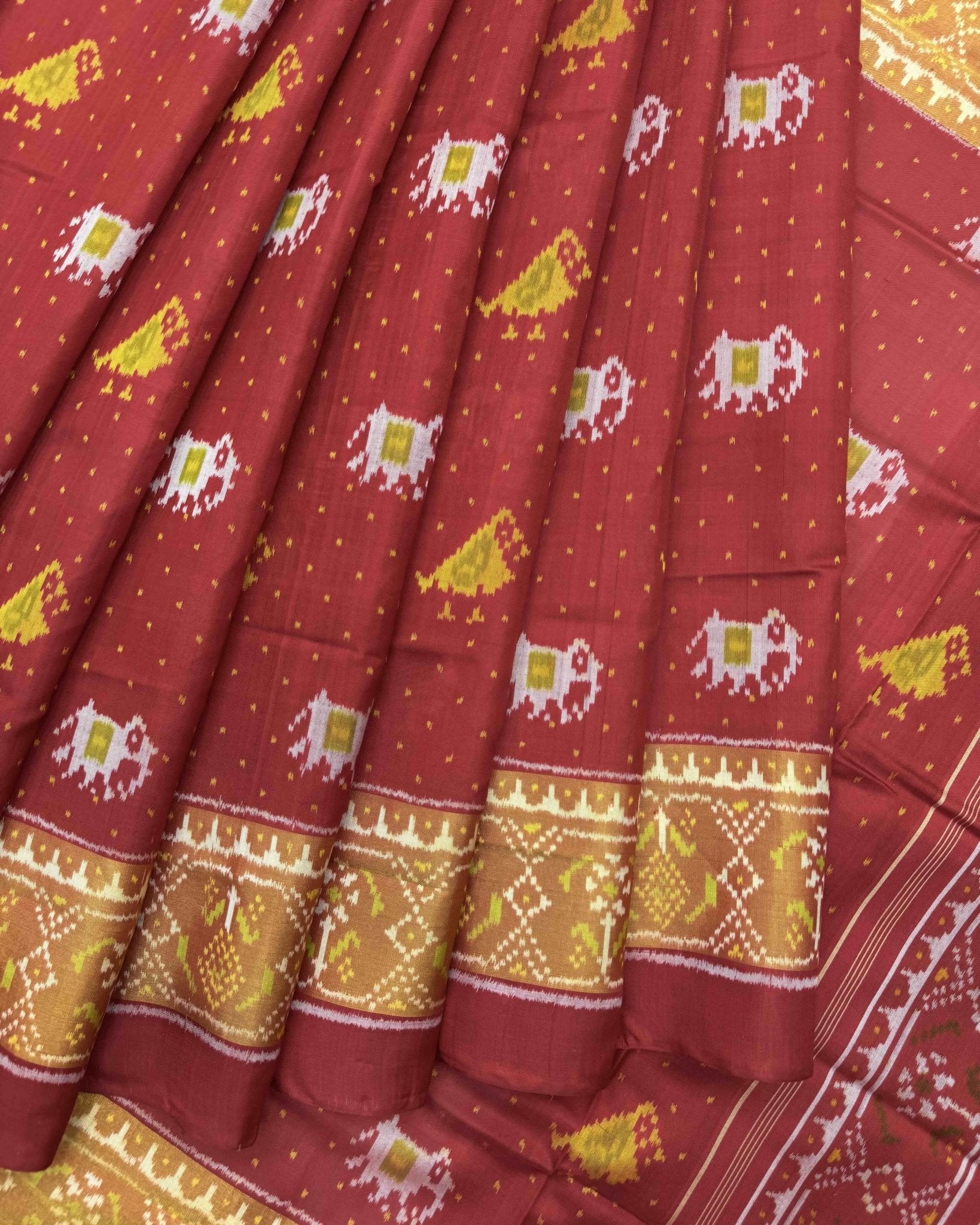 Red Doted Narikunj Patola Saree - SindhoiPatolaArt