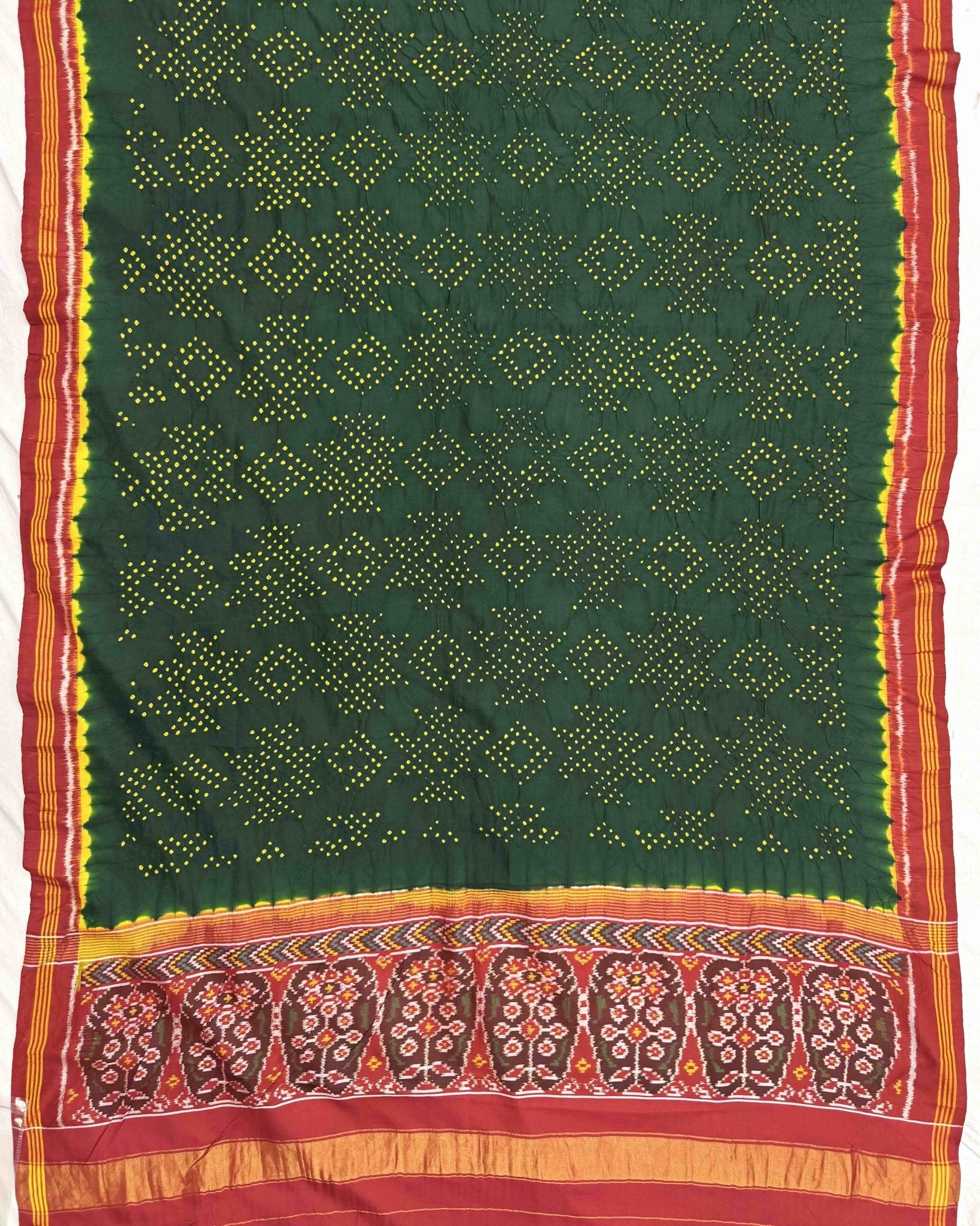 Red & Green Bandhani Patola Dupatta - SindhoiPatolaArt