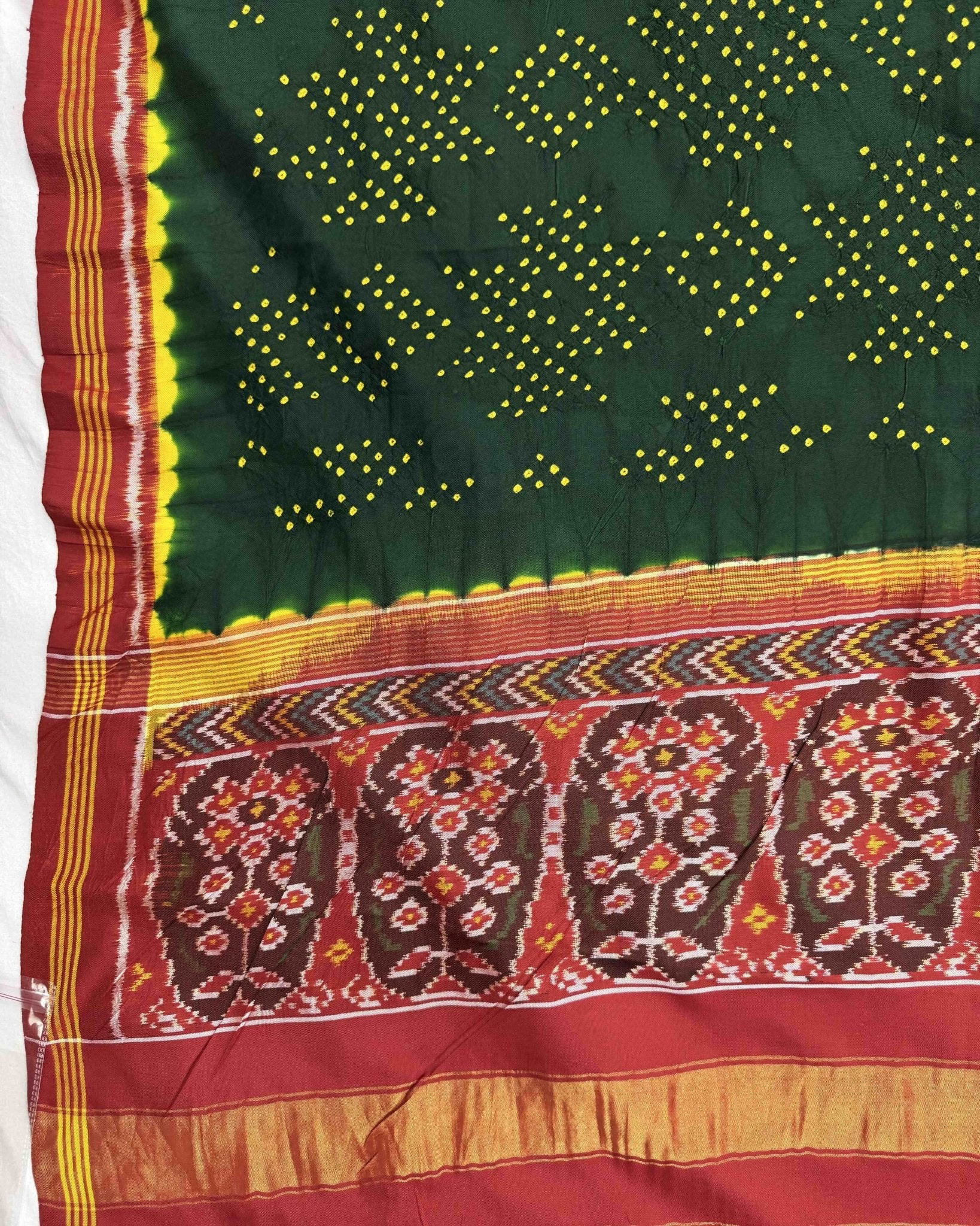 Red & Green Bandhani Patola Dupatta - SindhoiPatolaArt