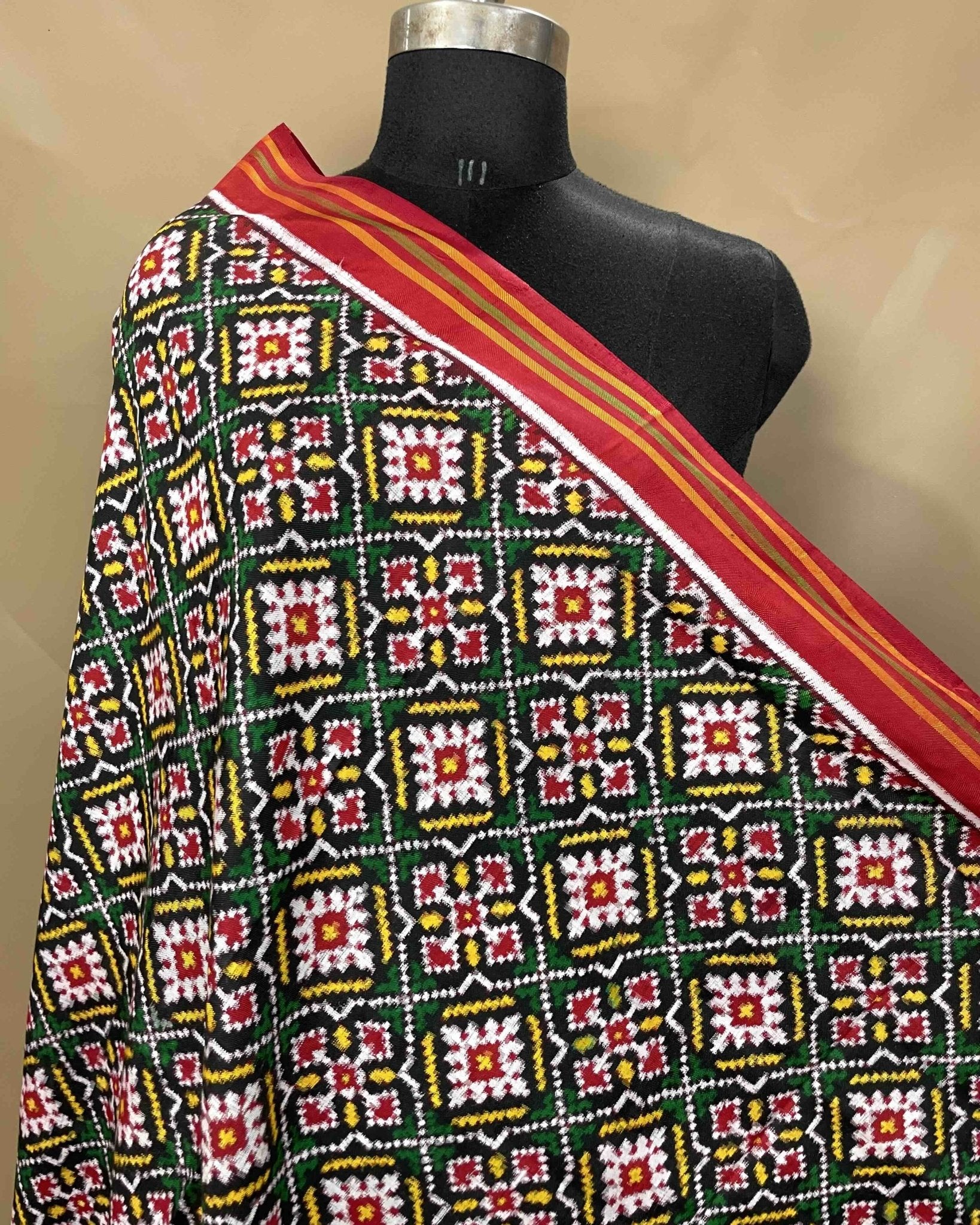 Red & Green Buttonful Designer Patola Dupatta - SindhoiPatolaArt
