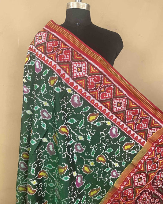 Red & Green Fancy Leaves Patola Dupatta - SindhoiPatolaArt