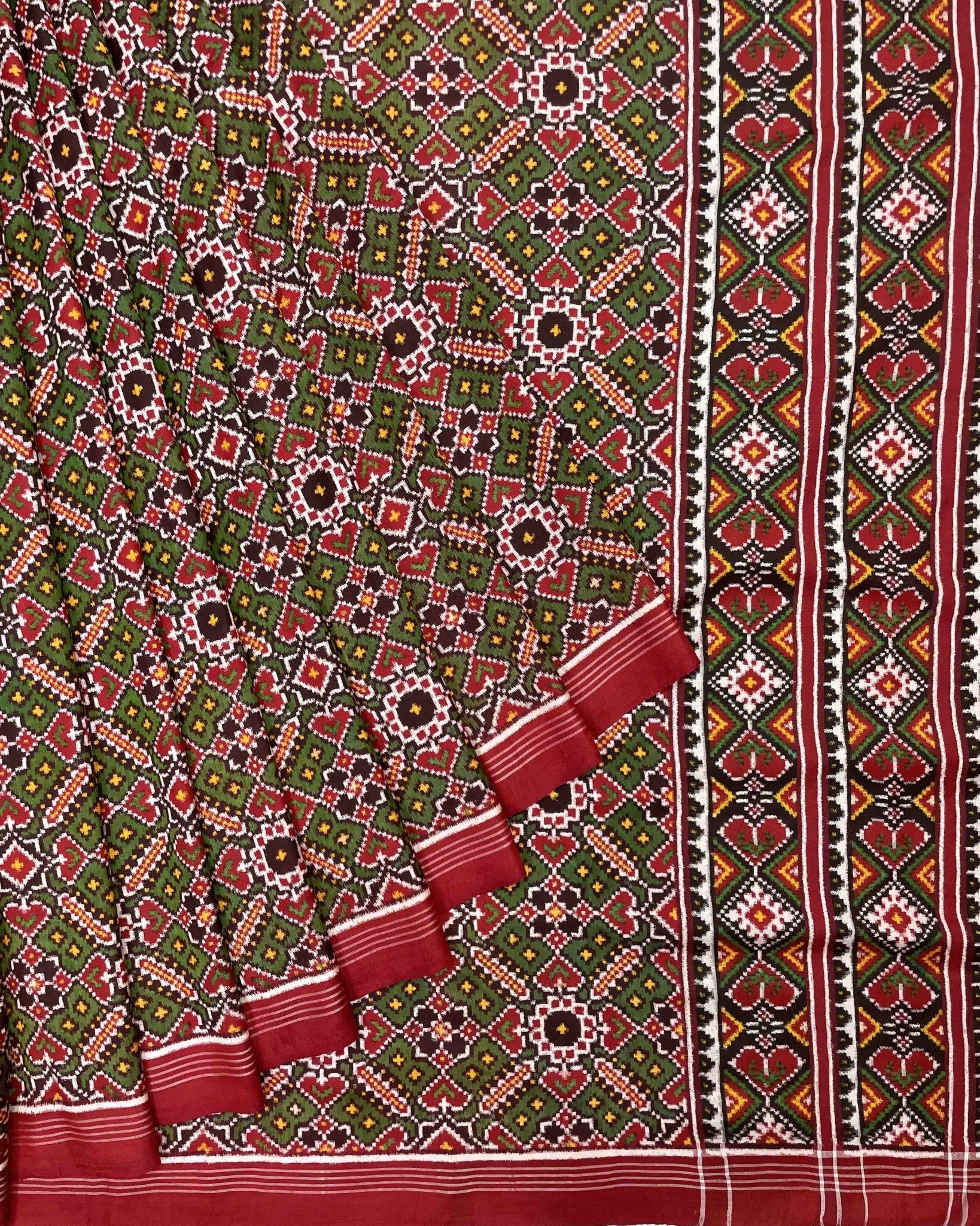 Red & Green Manekchowk Double Ikat Patola Saree - SindhoiPatolaArt