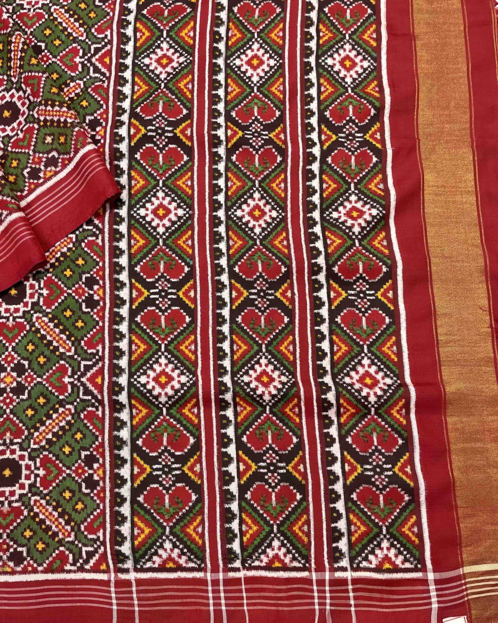 Red & Green Manekchowk Double Ikat Patola Saree - SindhoiPatolaArt