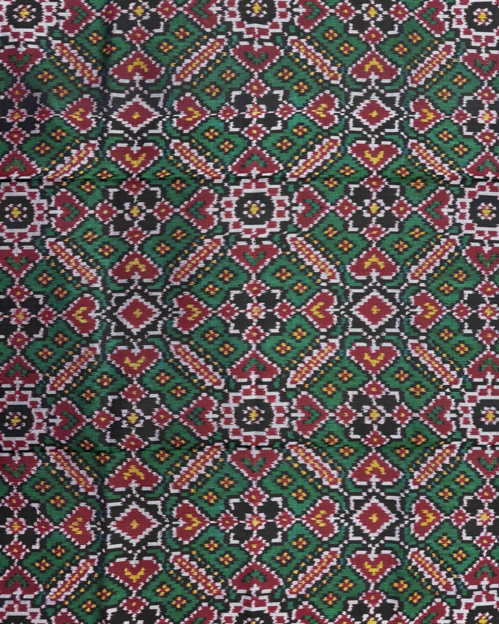 Red & Green Manekchowk Patola Dupatta - SindhoiPatolaArt
