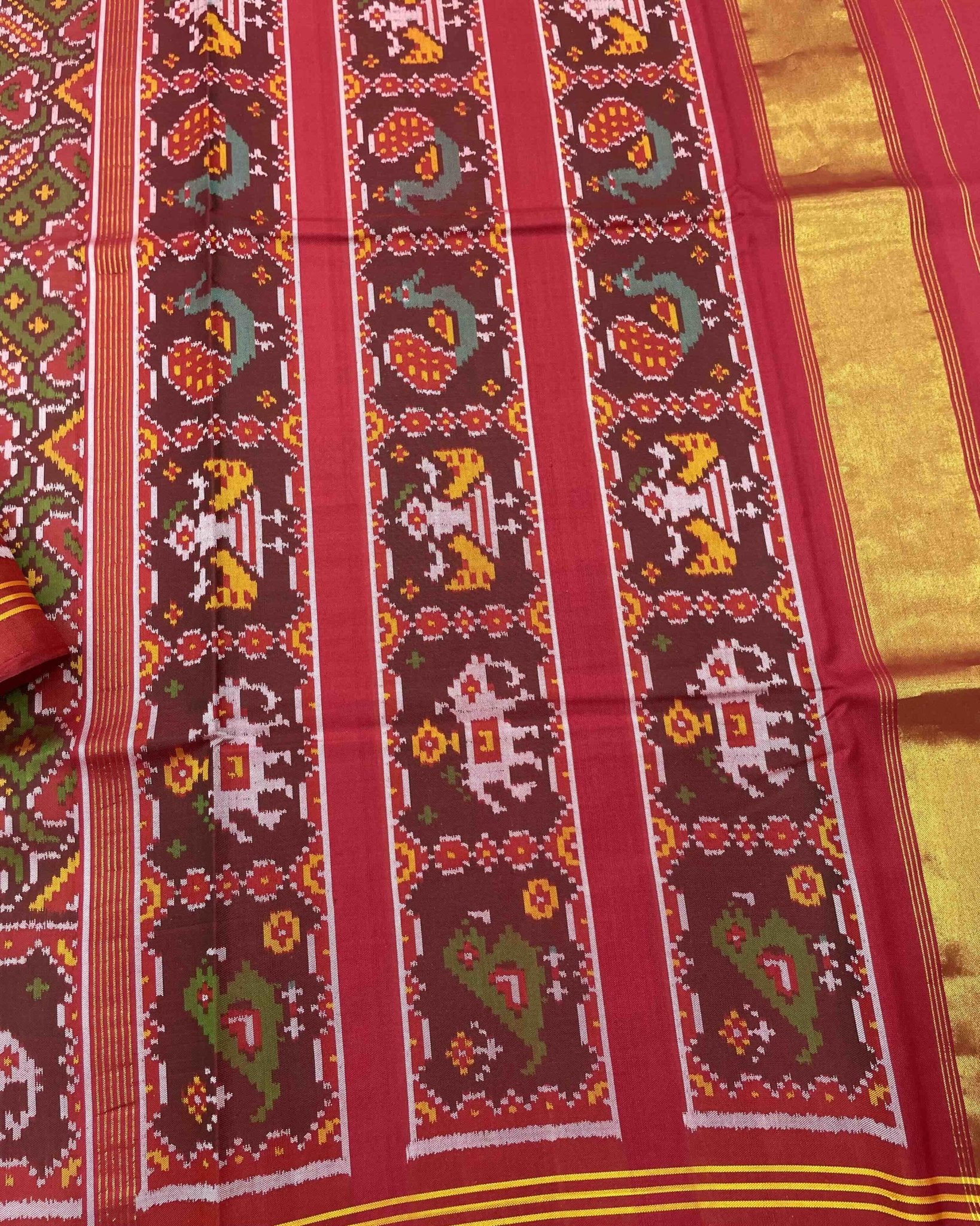 Red & Green Manekchowk Patola Saree - SindhoiPatolaArt