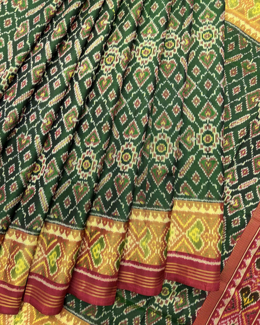 Red & Green Manekchowk Patola Saree - SindhoiPatolaArt