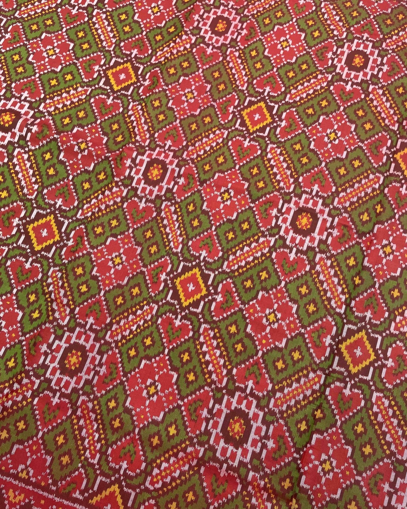 Red & Green Manekchowk Patola Saree - SindhoiPatolaArt
