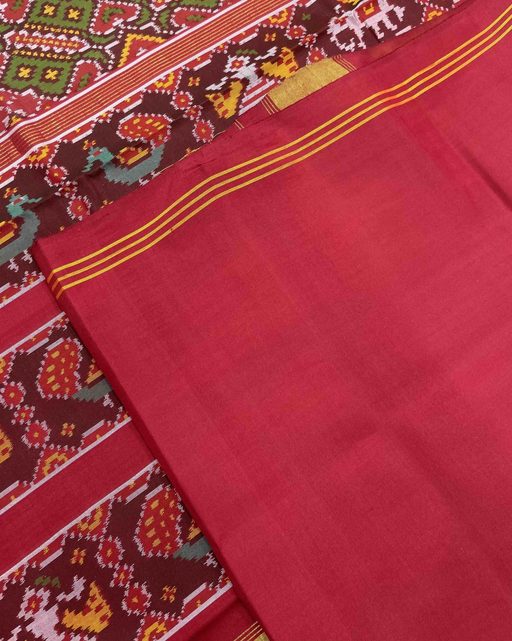 Red & Green Manekchowk Patola Saree - SindhoiPatolaArt