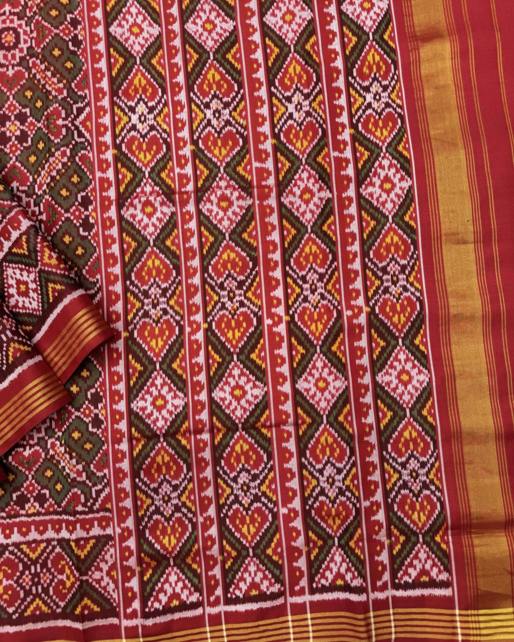 Red & Green Manekchowk Semi Double Ikat Patola Saree - SindhoiPatolaArt