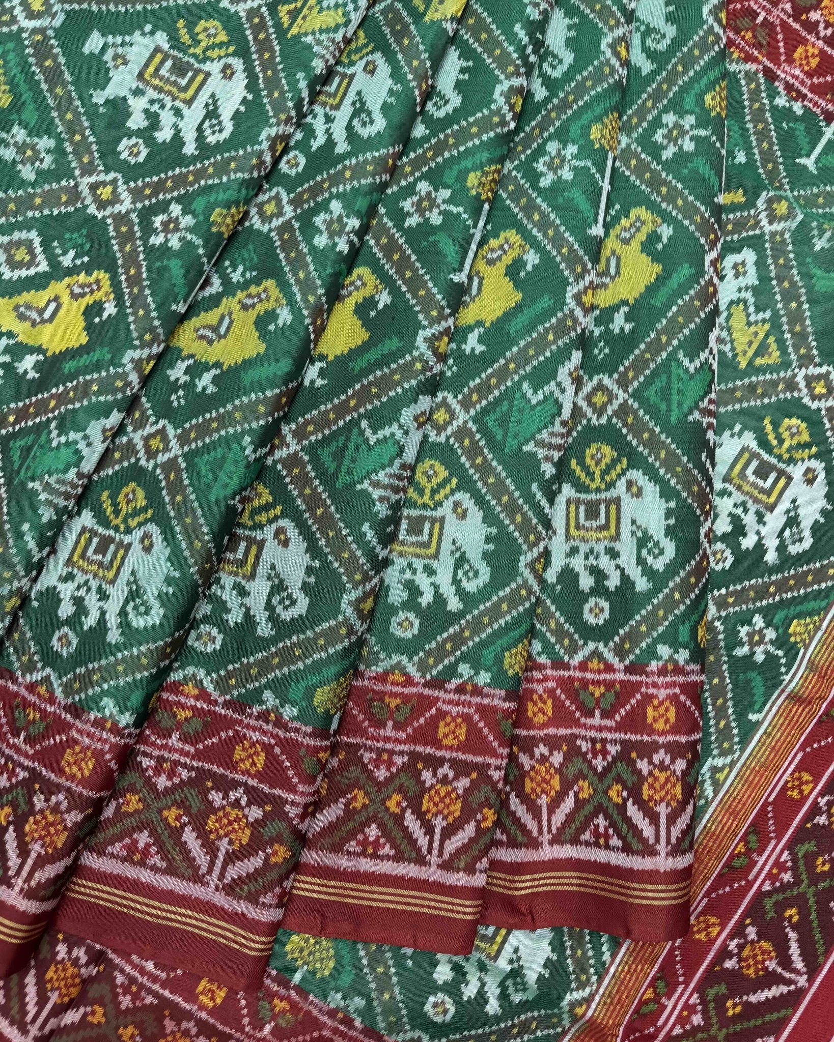 Red & Green Narikunj Semi Double Ikat Patola Saree - SindhoiPatolaArt