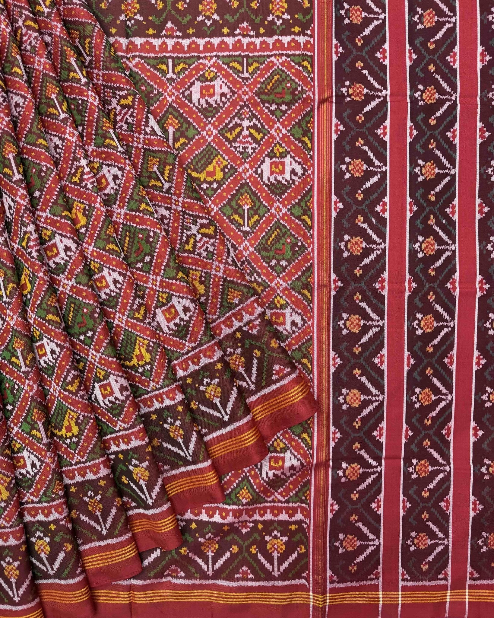 Red & Green Narikunj Semi Double Ikat Patola Saree - SindhoiPatolaArt