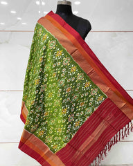 Red & Green Navratan Designer Patola Dupatta - SindhoiPatolaArt