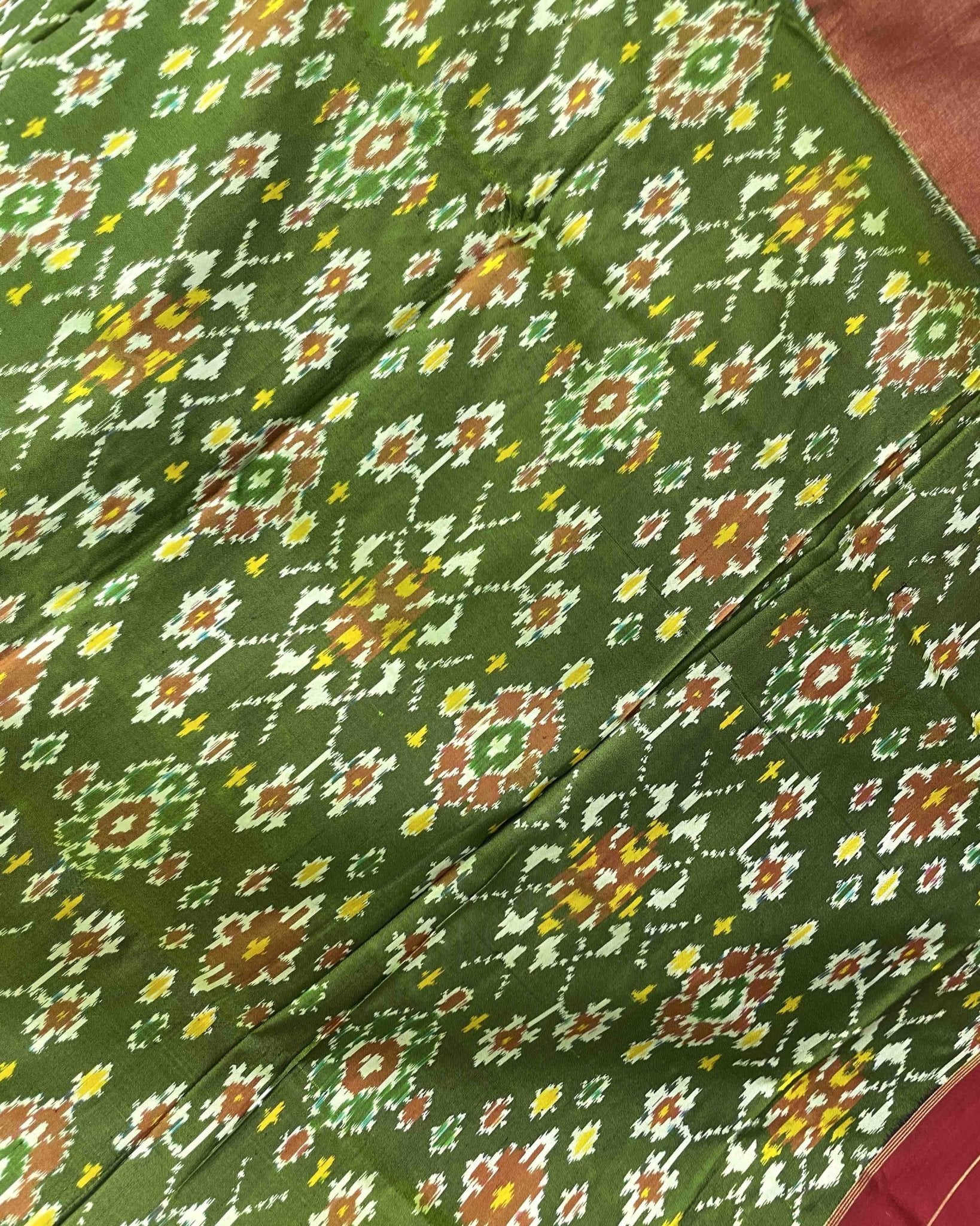 Red & Green Navratan Designer Patola Dupatta - SindhoiPatolaArt