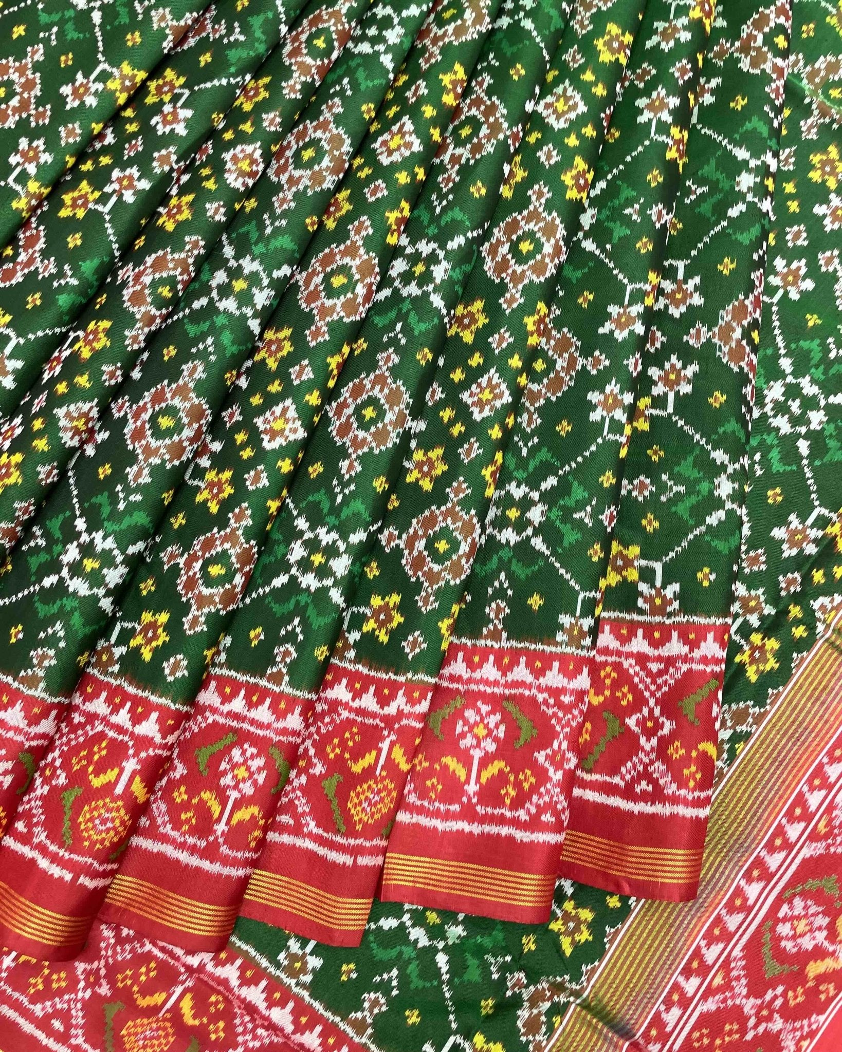 Red & Green Navratan Patola Saree - SindhoiPatolaArt