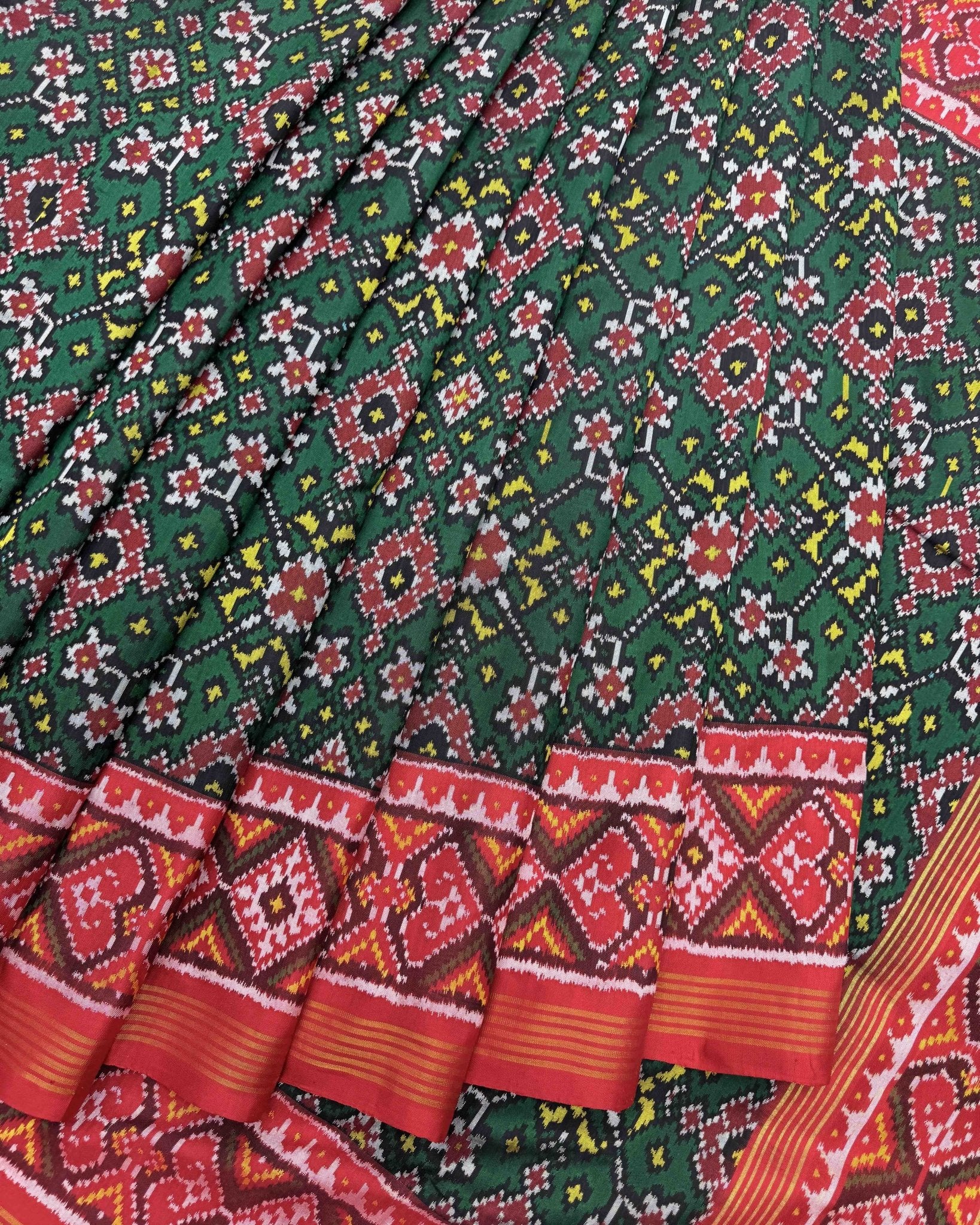 Red & Green Navratan Patola Saree - SindhoiPatolaArt