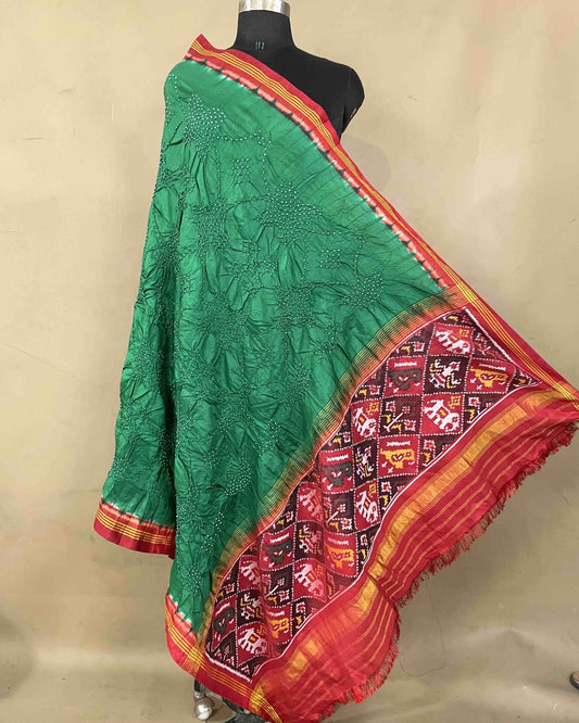 Red & Green with Narikunj Pallu Bandhani Patola Dupatta - SindhoiPatolaArt