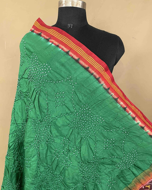 Red & Green with Narikunj Pallu Bandhani Patola Dupatta - SindhoiPatolaArt