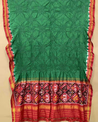 Red & Green with Narikunj Pallu Bandhani Patola Dupatta - SindhoiPatolaArt