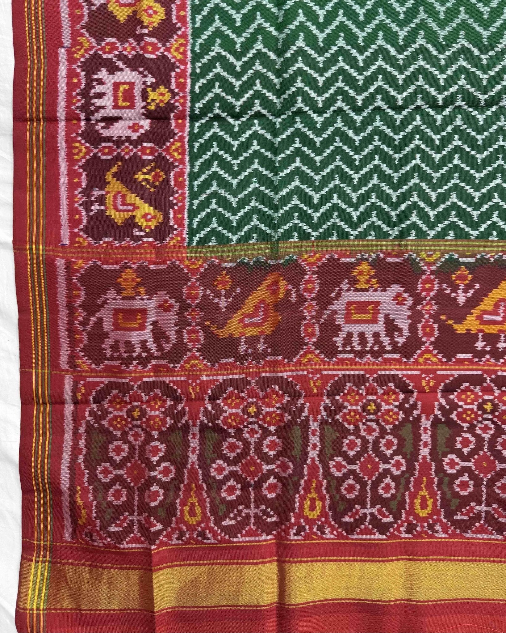Red & Green Zig Zag Lining Semi Double Ikat Patola Dupatta - SindhoiPatolaArt
