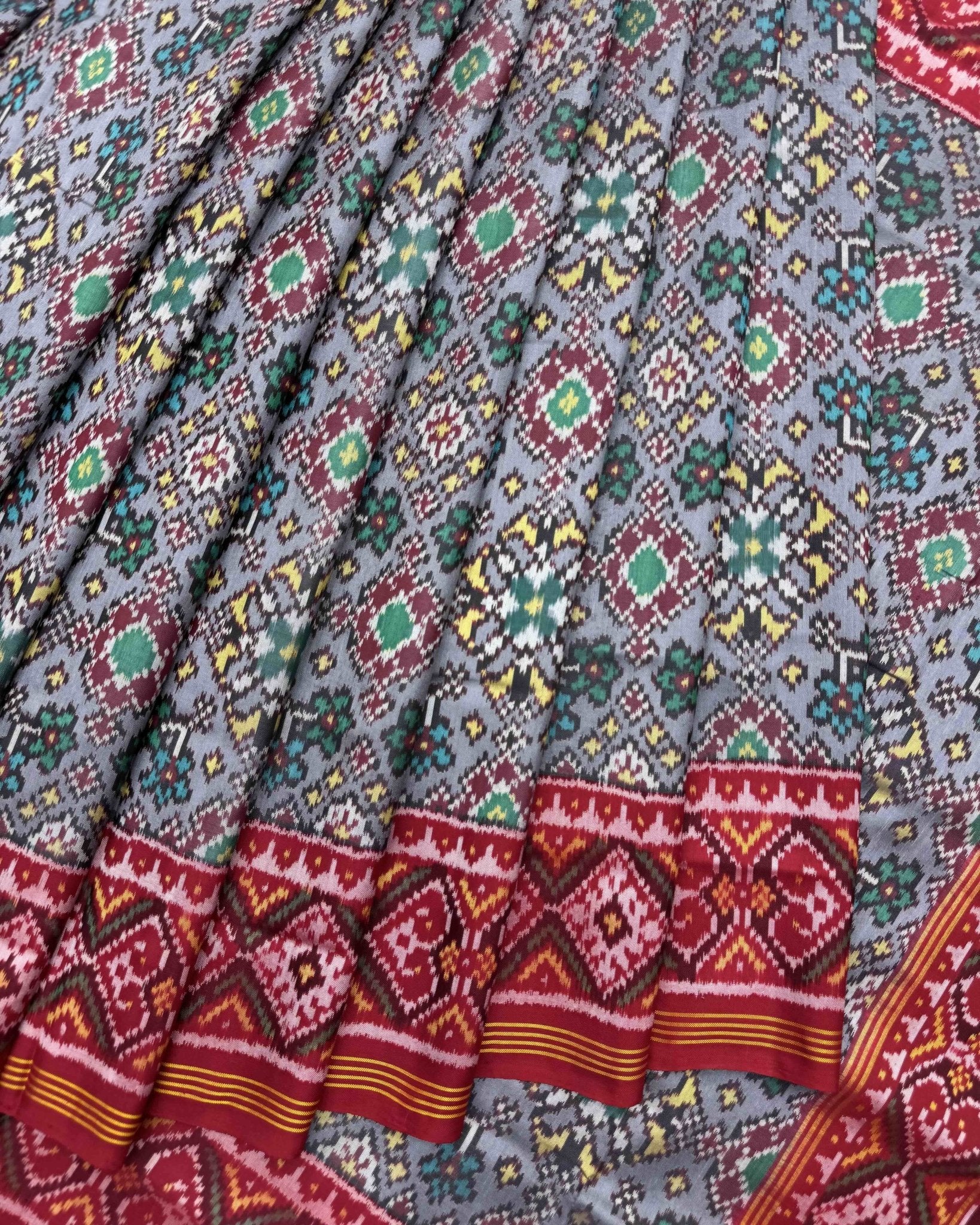 Red & Grey Navratan Semi Double Ikat Patola Saree - SindhoiPatolaArt