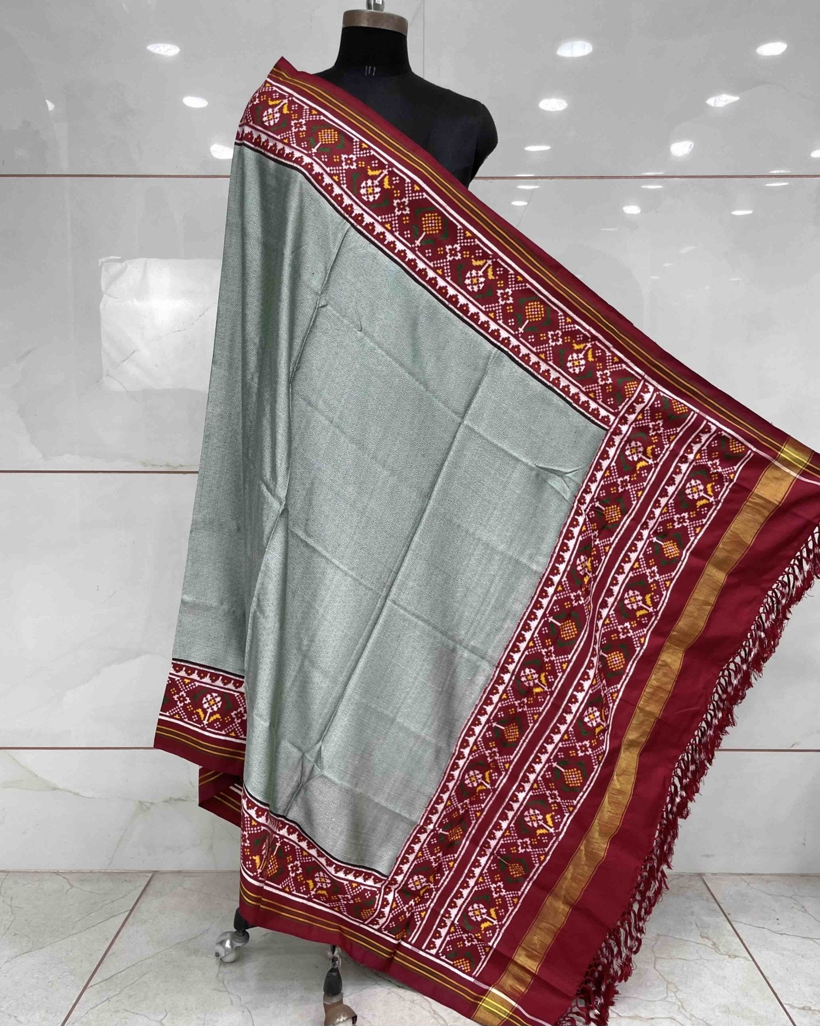 Red & Light Green Pattern Design Patola Dupatta - SindhoiPatolaArt