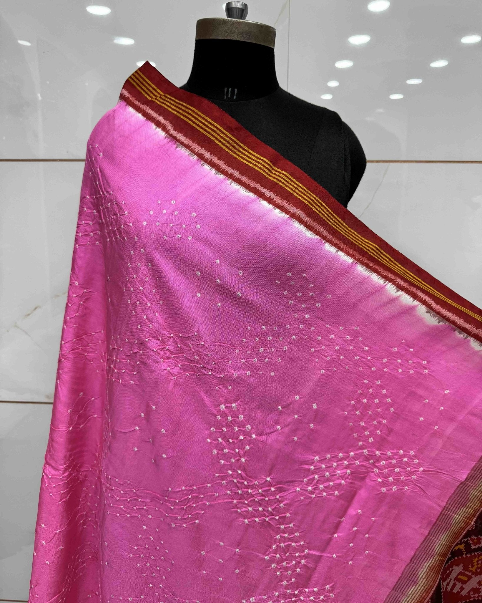 Red & Light Pink Bandhani Patola Dupatta - SindhoiPatolaArt