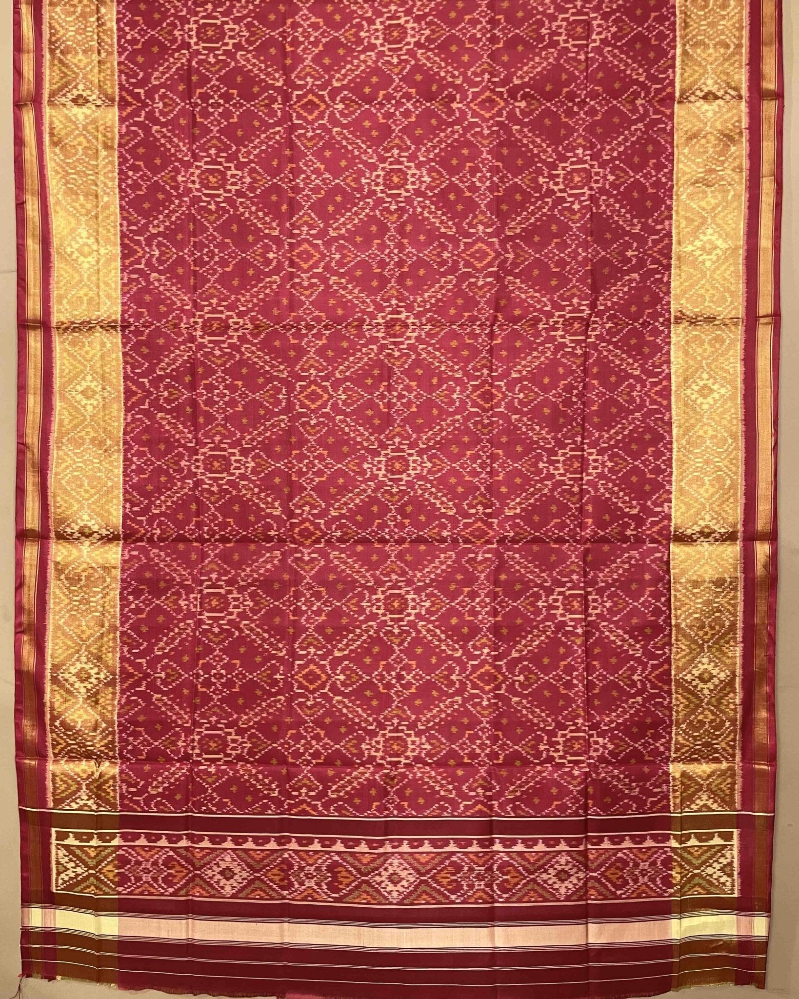 Red Manekchowk Patola Dupatta - SindhoiPatolaArt
