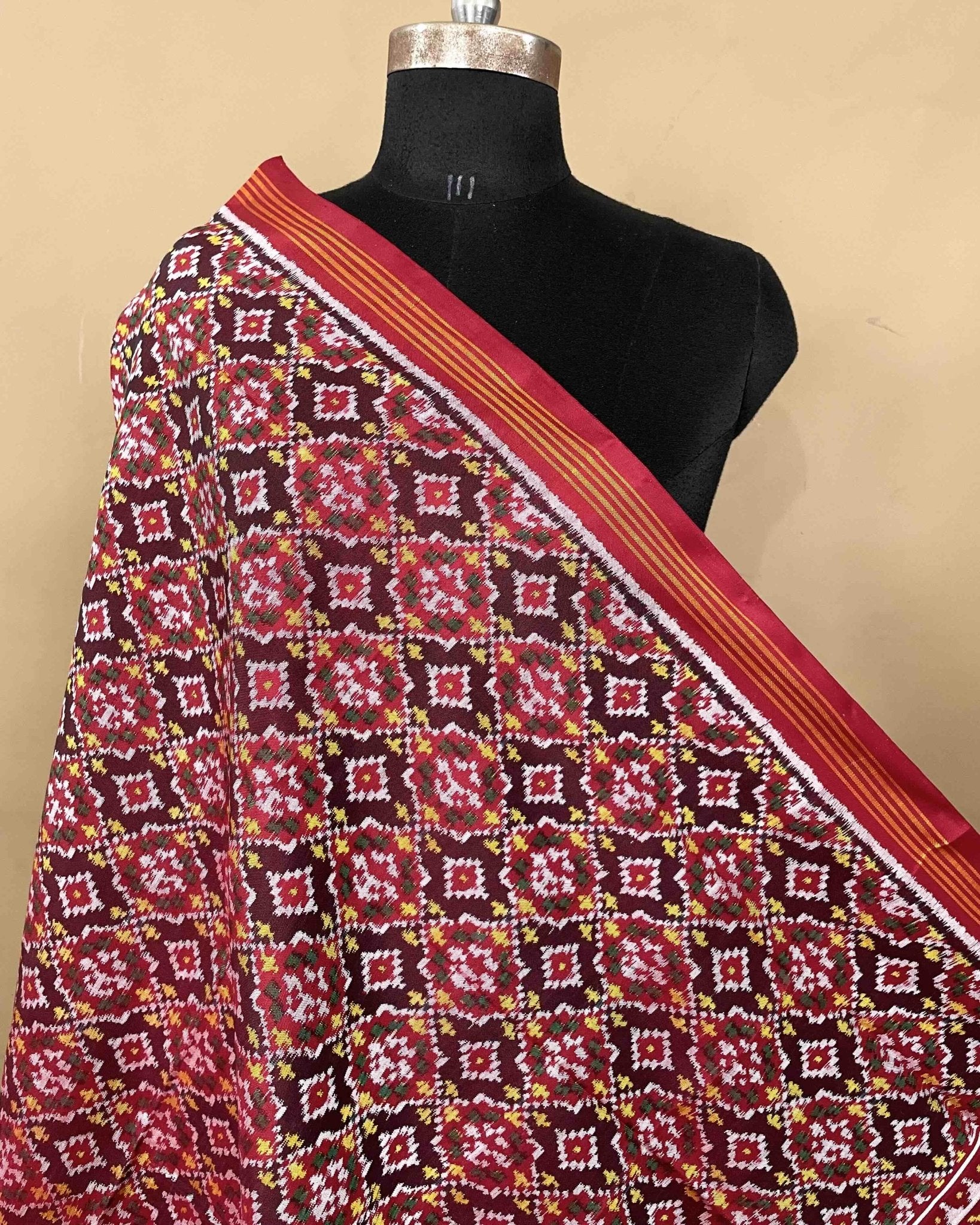 Red & Maroon Buttonful Patola Dupatta - SindhoiPatolaArt