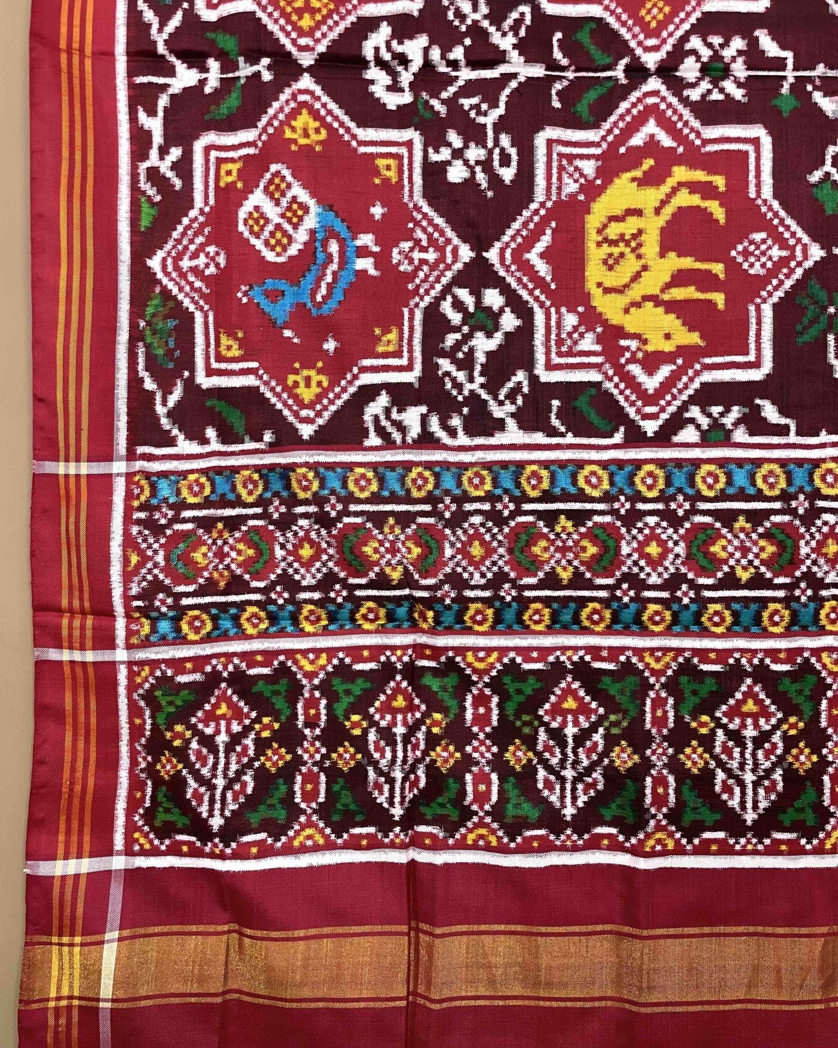 Red & Maroon Star Narikunj Patola Dupatta - SindhoiPatolaArt