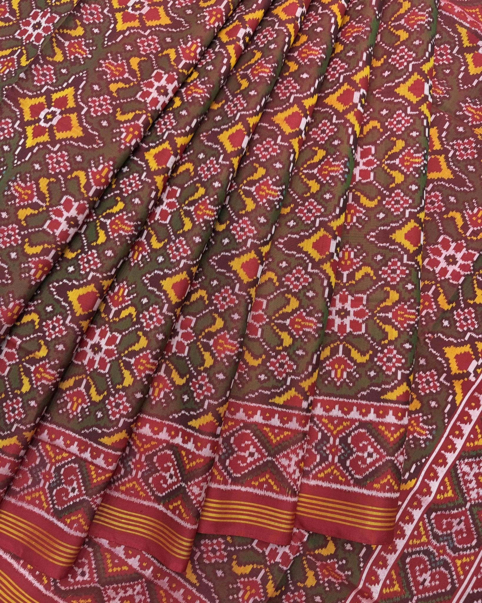 Red & Mehendi Navratan Chhabdi Semi Ikat Patola Saree - SindhoiPatolaArt