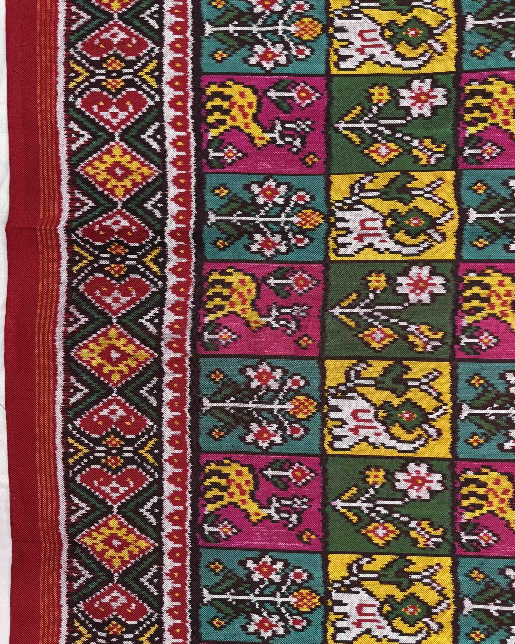Red & Multicolour Small Narikunj Twill Patola Saree - SindhoiPatolaArt