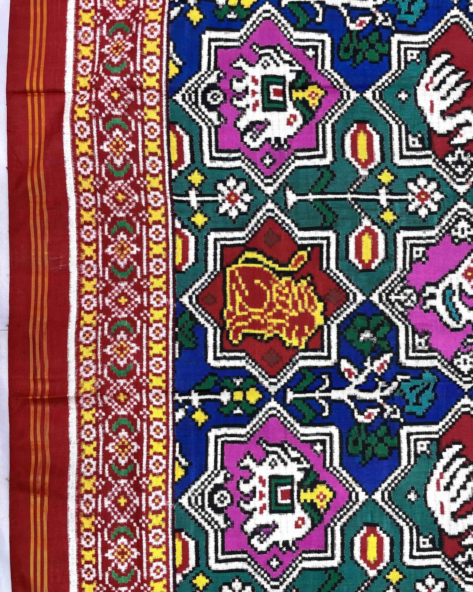 Red & Multicolour Star Narikunj Double Ikat Patola Saree - SindhoiPatolaArt