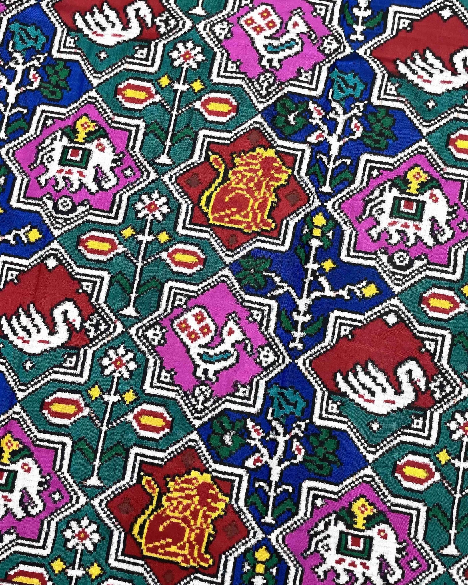 Red & Multicolour Star Narikunj Double Ikat Patola Saree - SindhoiPatolaArt