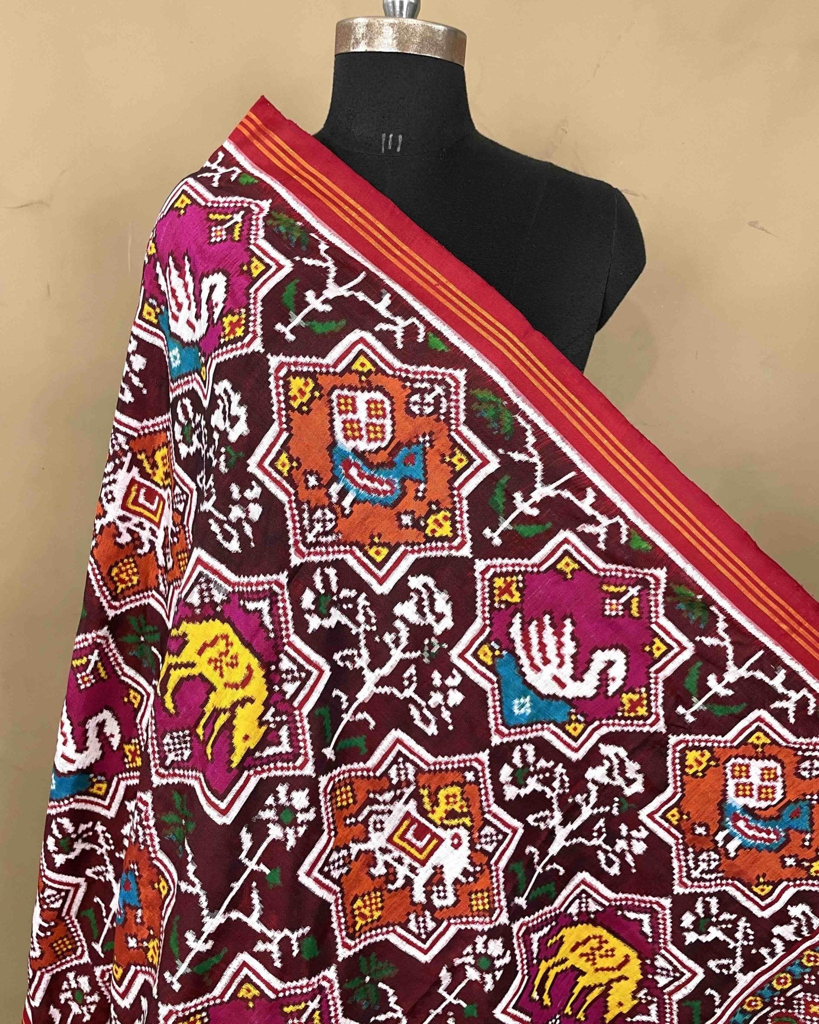 Red & Multicolour Star Narikunj Patola Dupatta - SindhoiPatolaArt