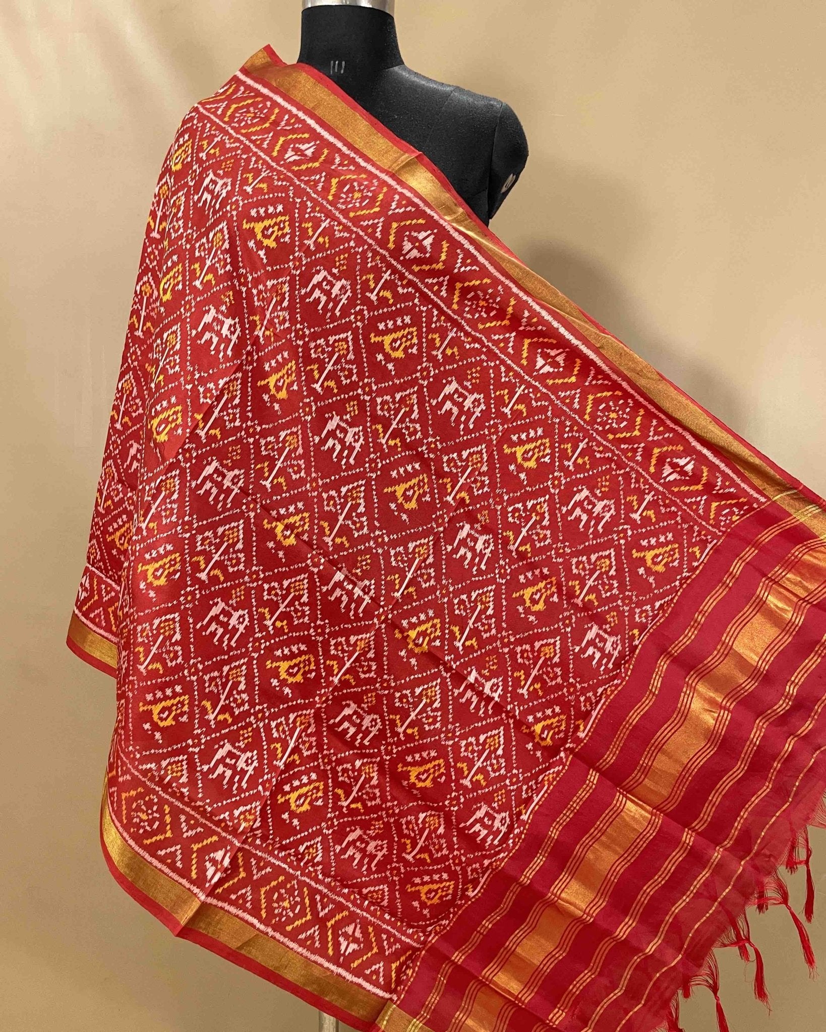 Red Narikunj Designer Patola Dupatta - SindhoiPatolaArt